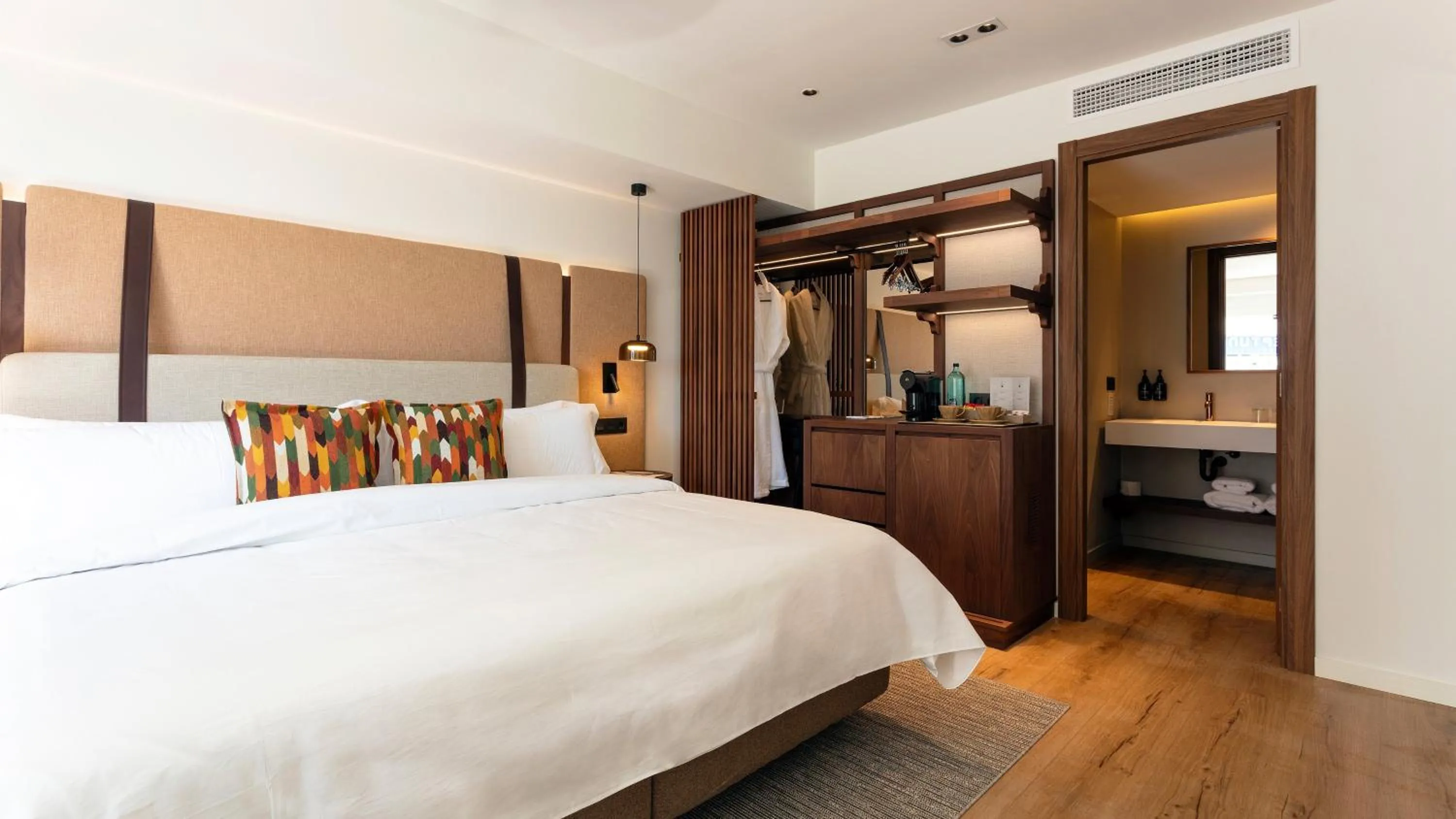 Photo of the whole room, Bed in Hotel Indigo Gandia Beach by IHG