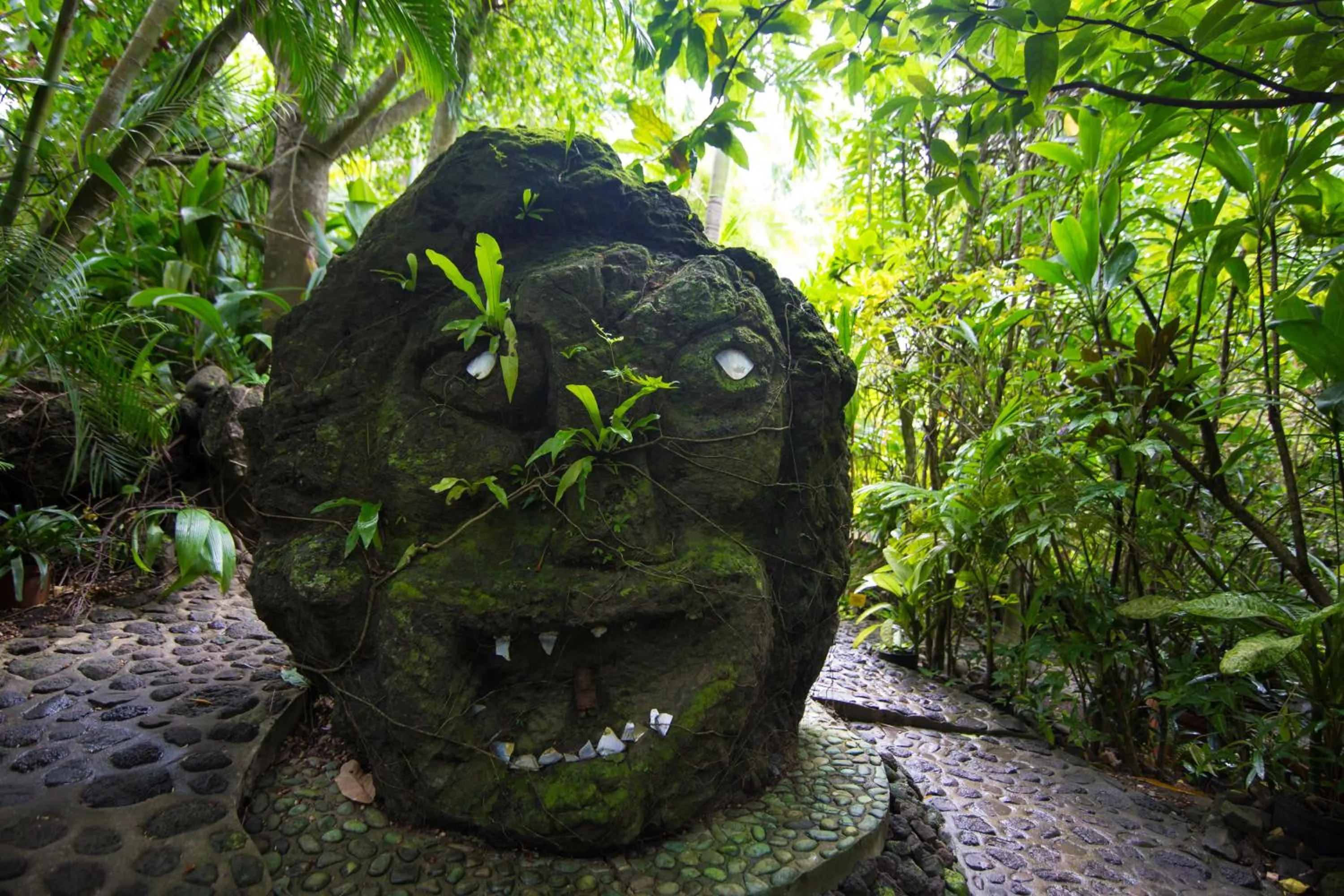 Decorative detail in Rohotu Fare