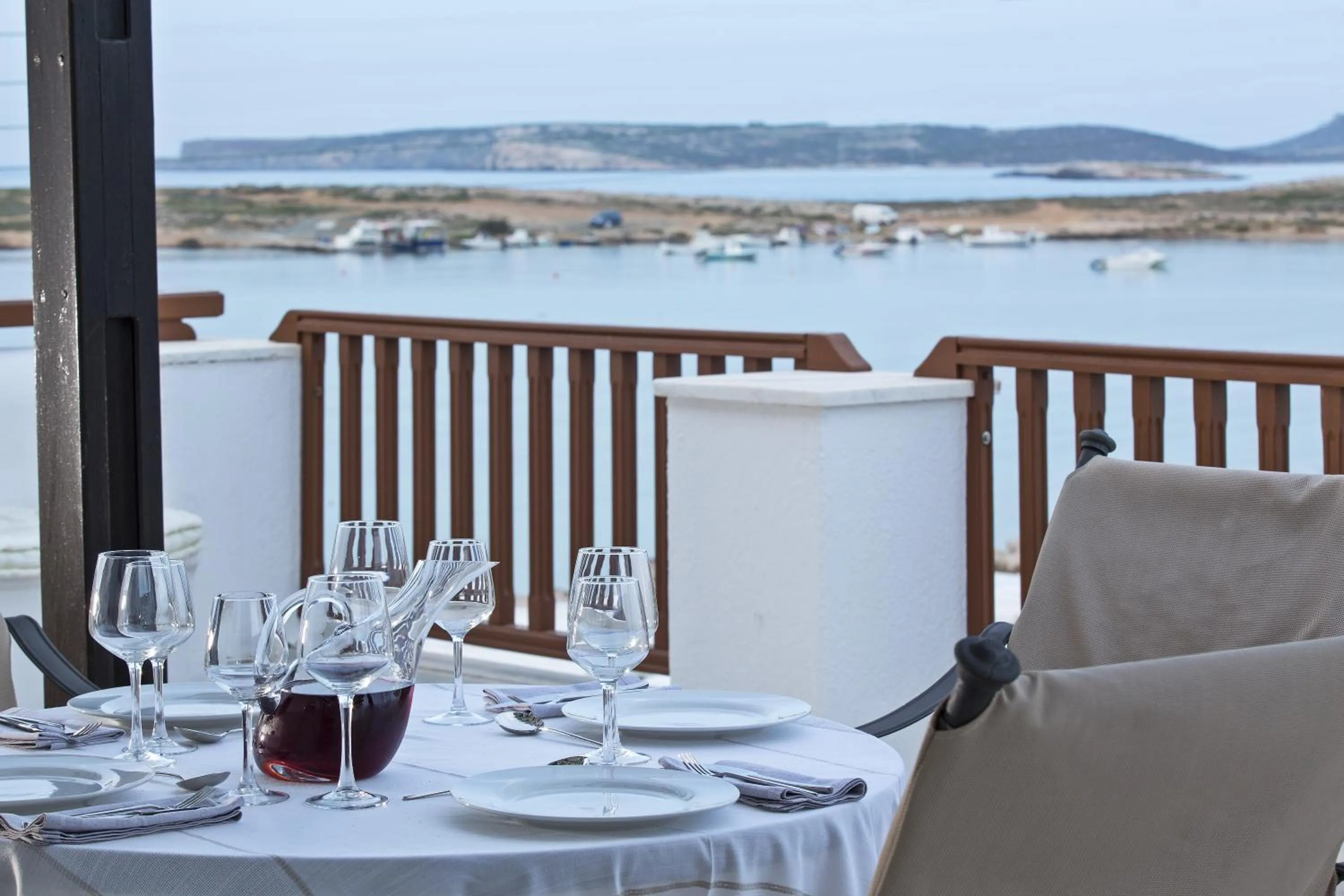 Restaurant/places to eat in Contaratos Beach Hotel