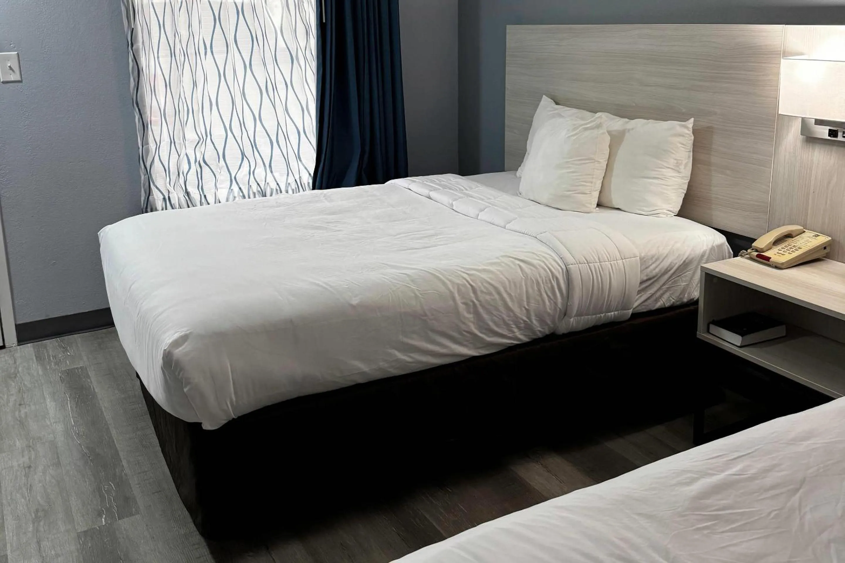 Bedroom, Bed in Suburban Studios Christiansburg - Blacksburg