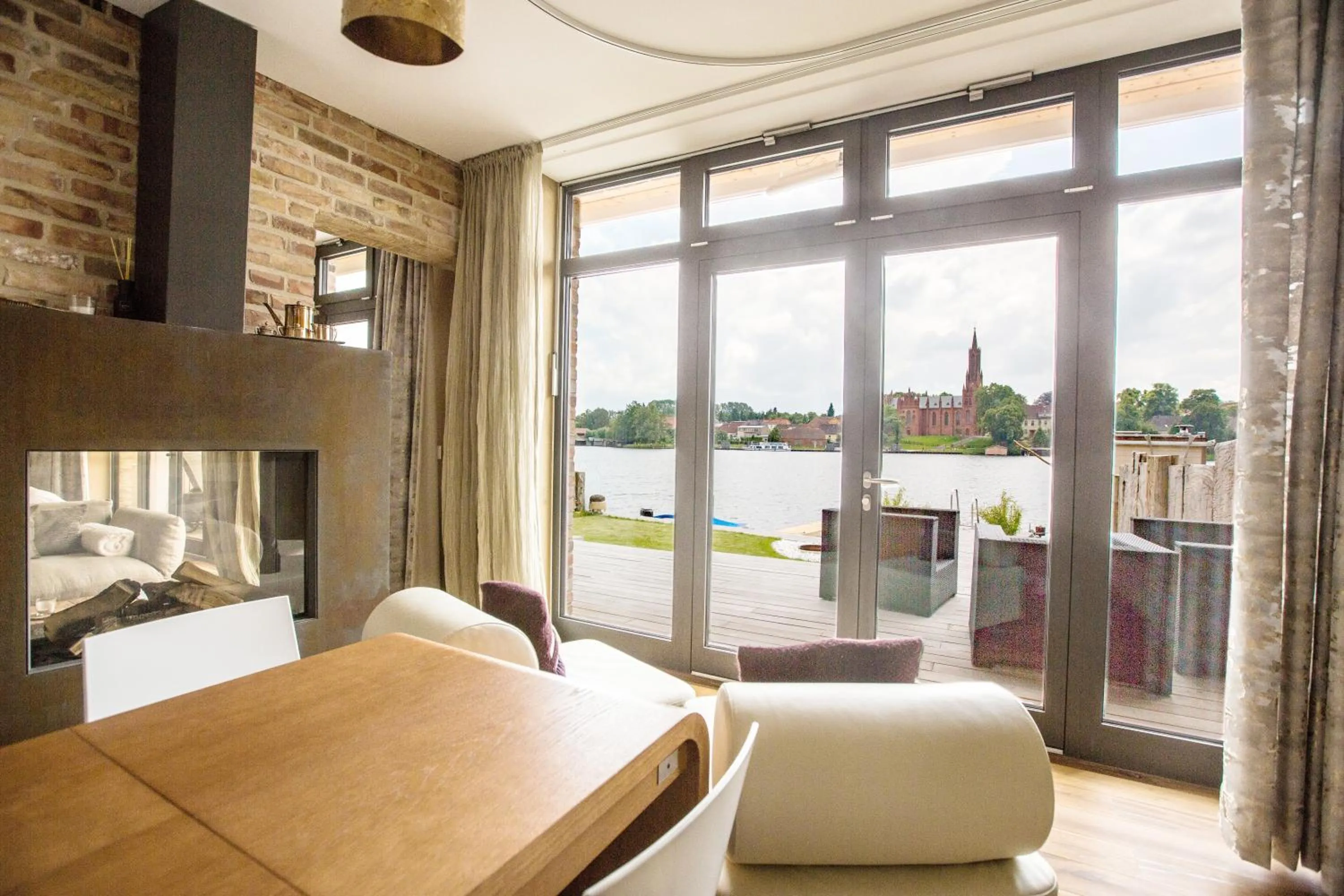 Lake view, Bed in Inselhotel Ringelnatz