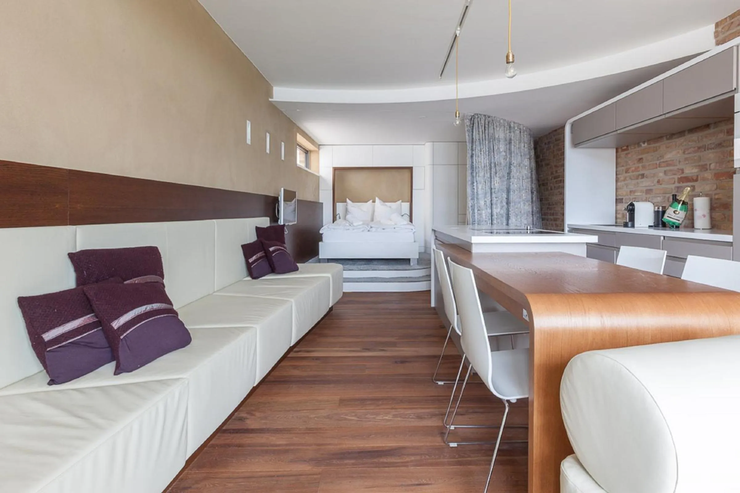 Decorative detail, Bed in Inselhotel Ringelnatz