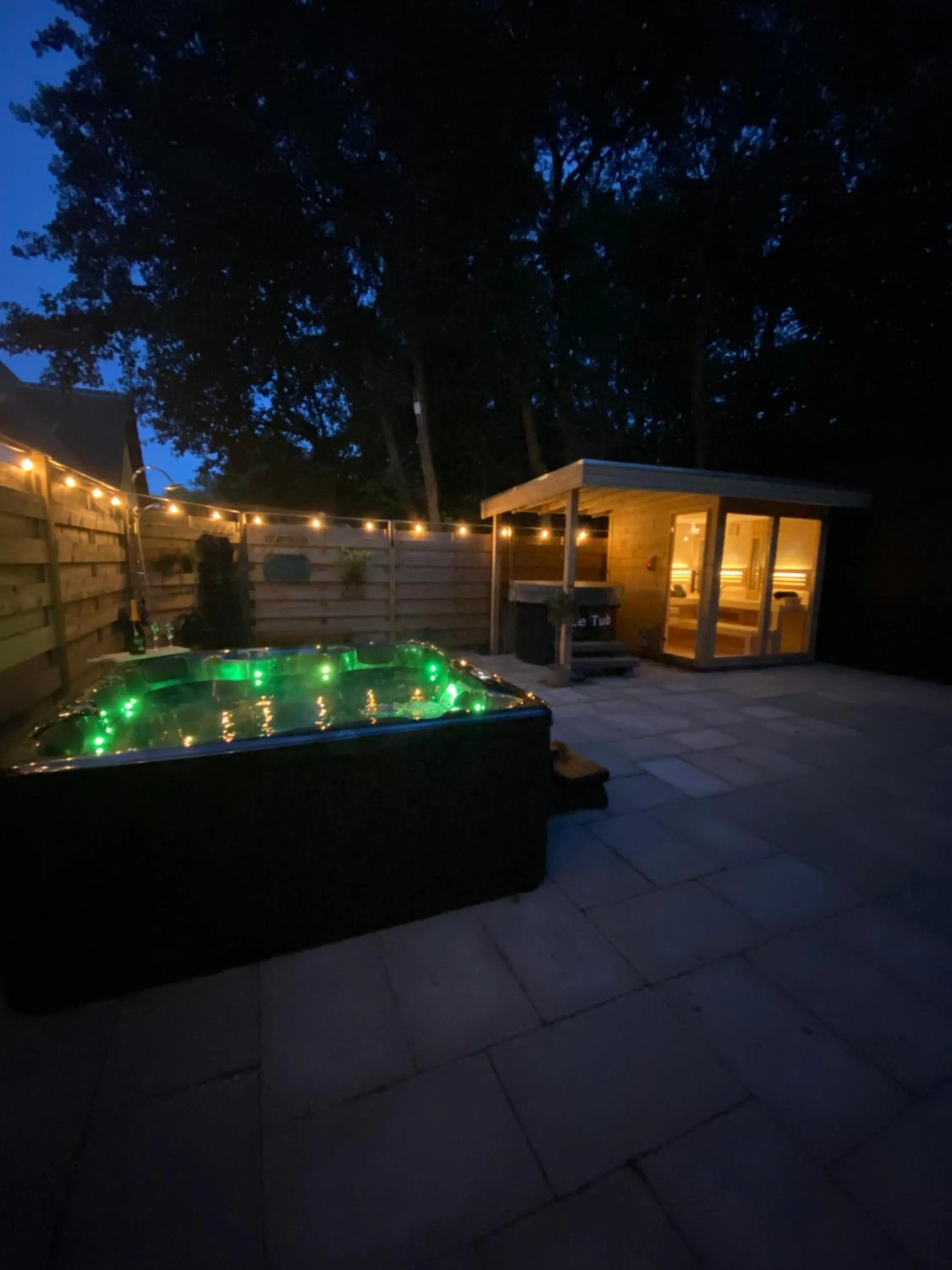 Hot Tub in The island life Texel - Wellness