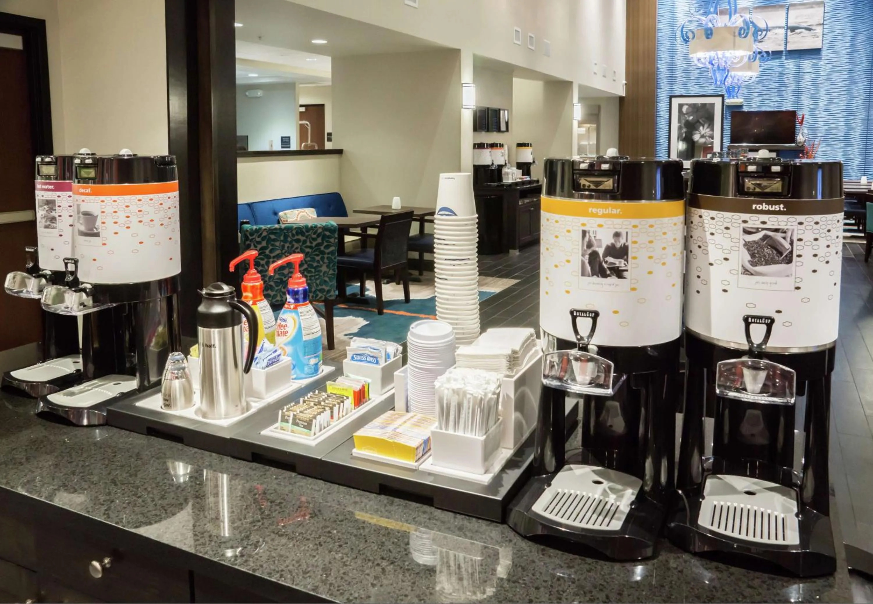 Dining area in Hampton Inn & Suites Orlando near SeaWorld