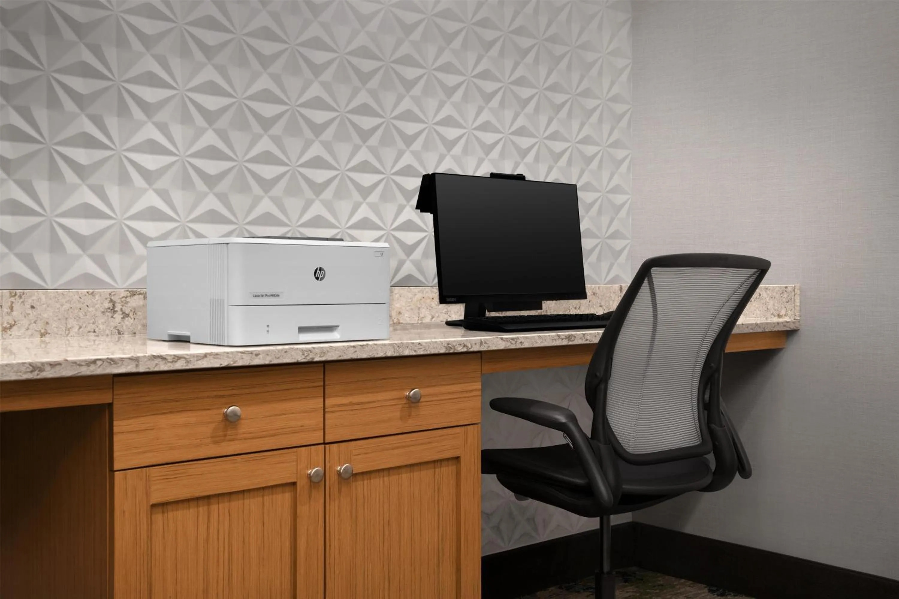 Business facilities in Hampton Inn & Suites Baltimore North/Timonium, MD