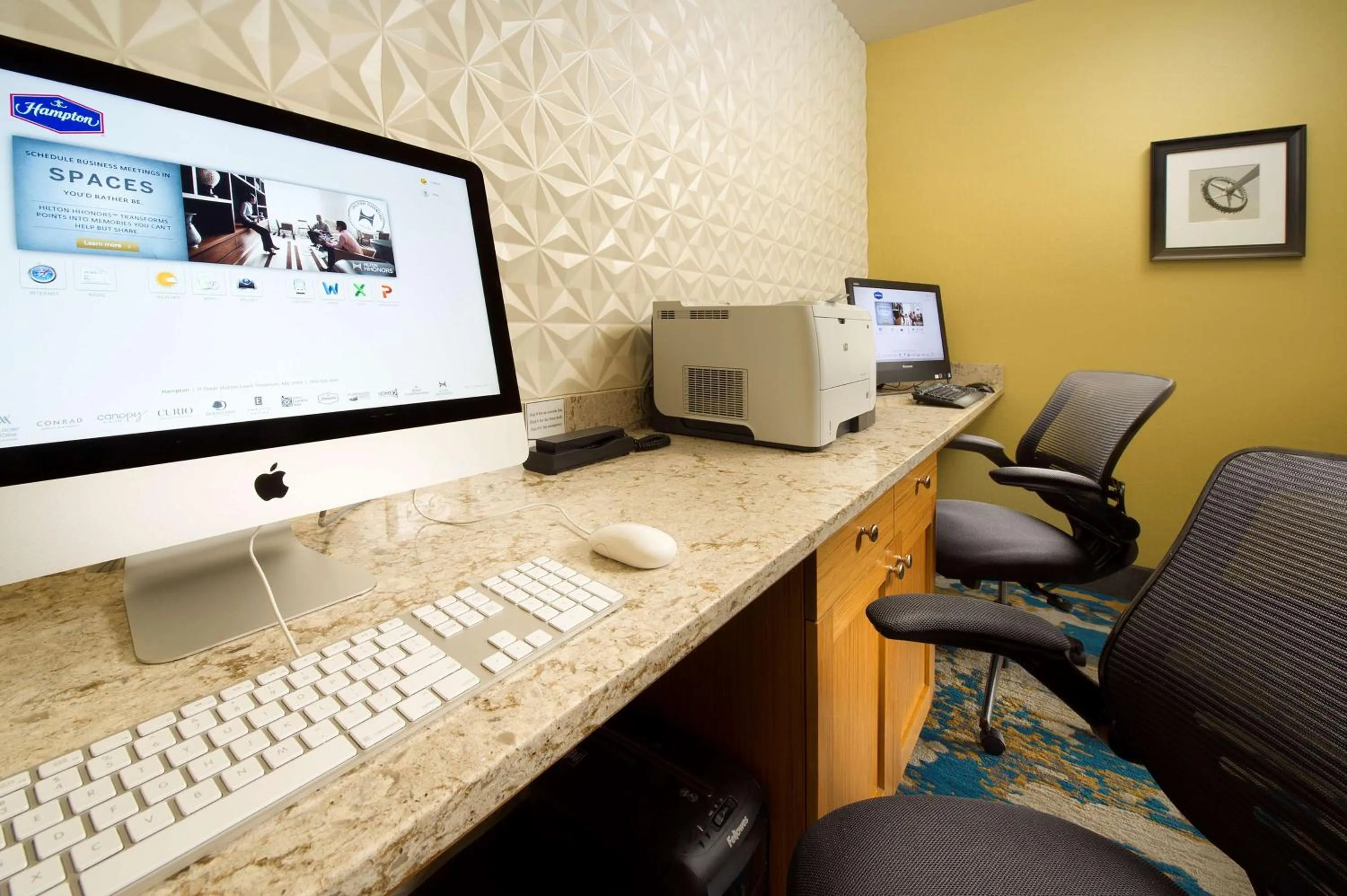 Business facilities in Hampton Inn & Suites Baltimore North/Timonium, MD