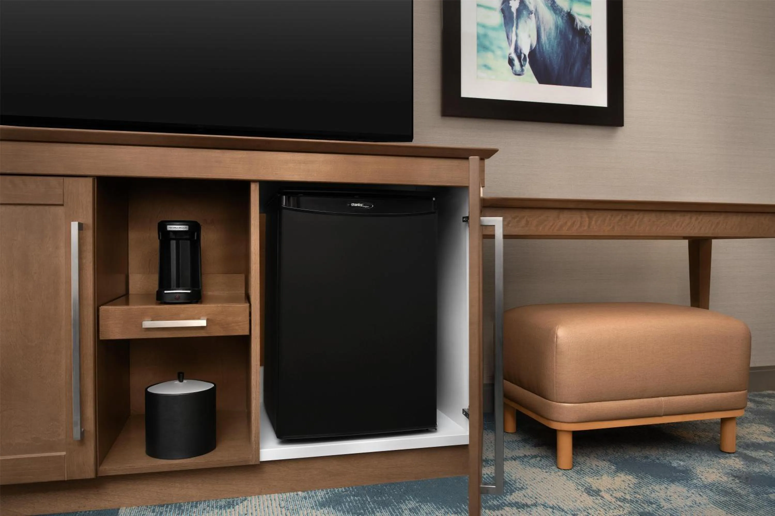 Photo of the whole room in Hampton Inn & Suites Baltimore North/Timonium, MD