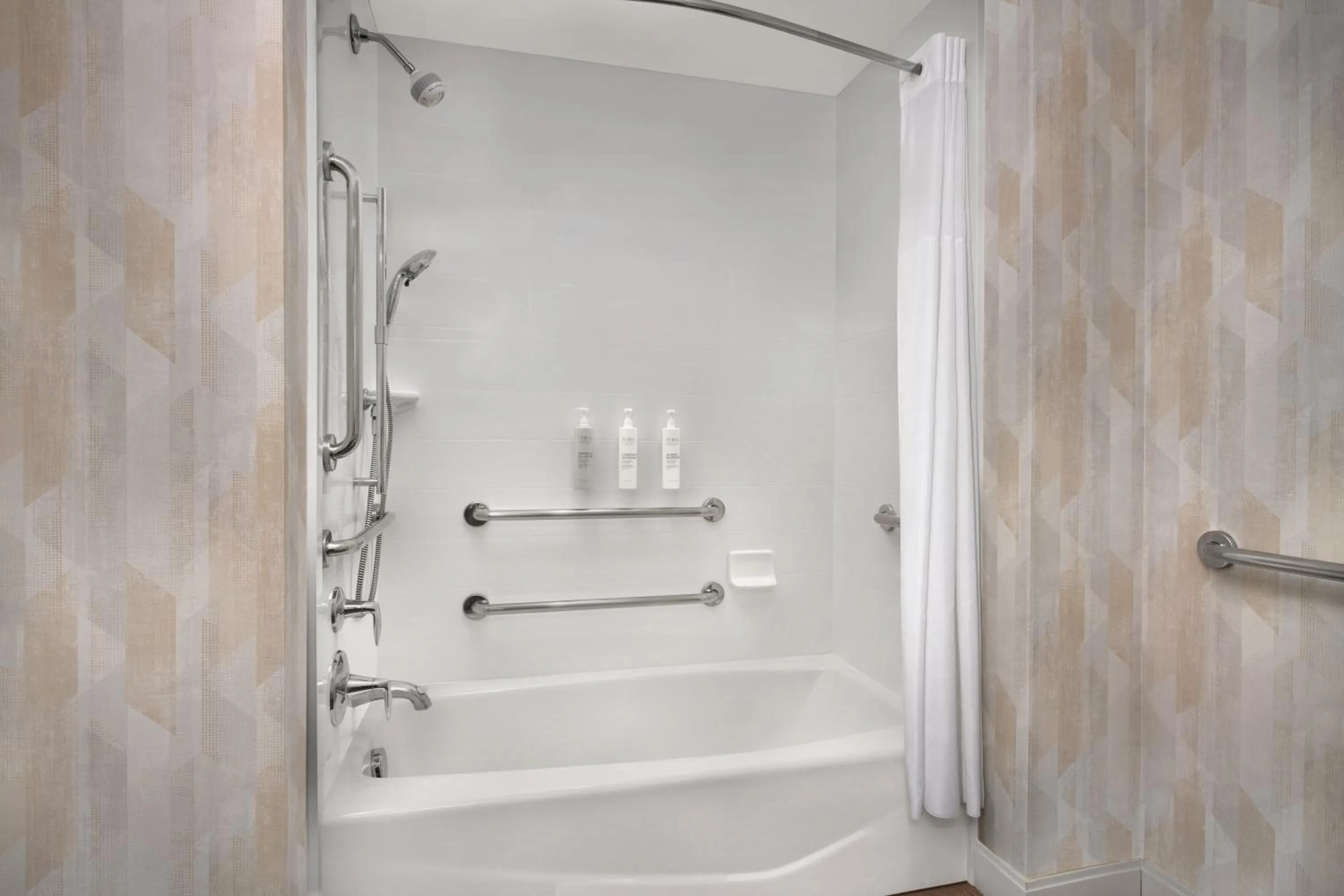 Bathroom in Hampton Inn & Suites Baltimore North/Timonium, MD