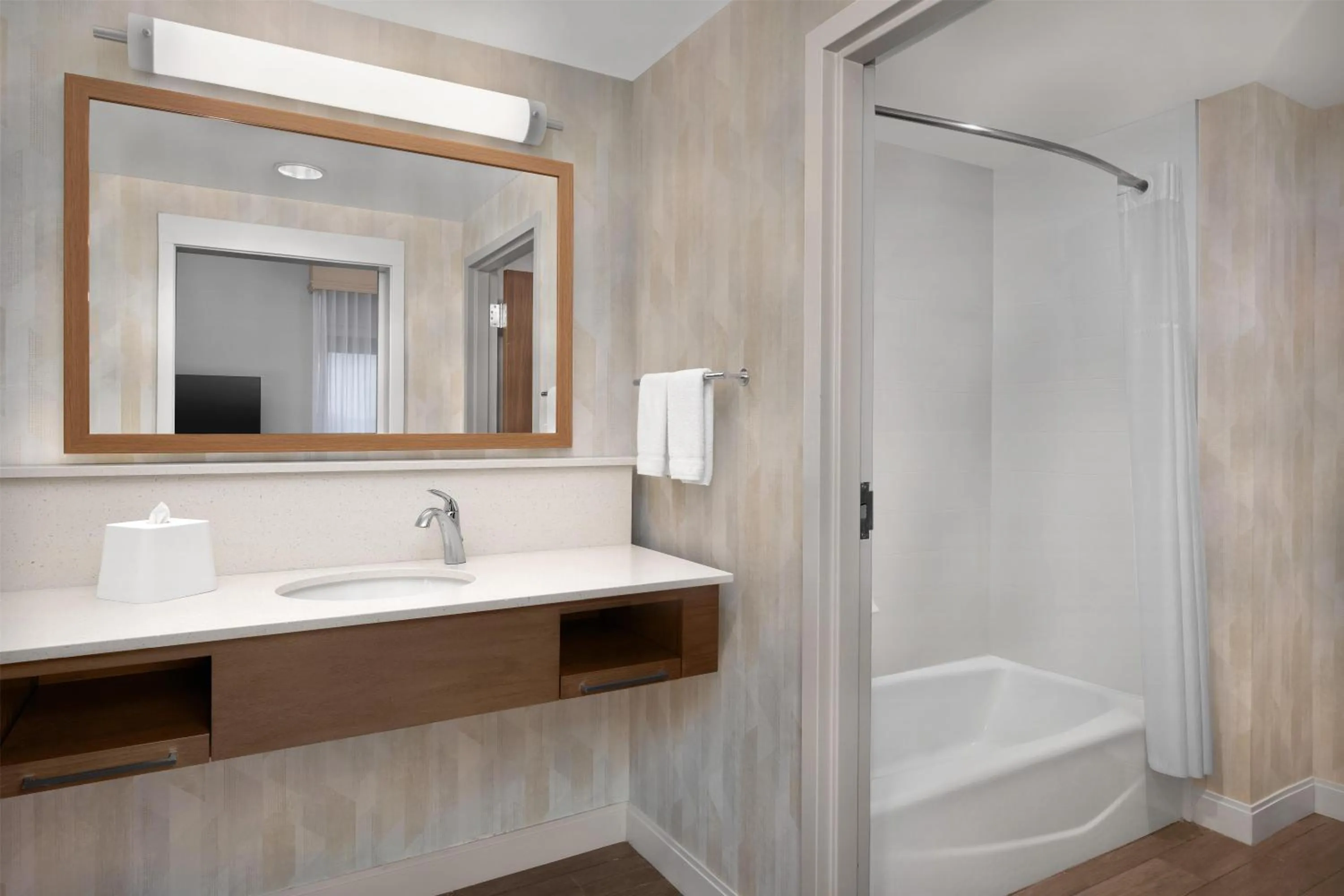 Bathroom in Hampton Inn & Suites Baltimore North/Timonium, MD