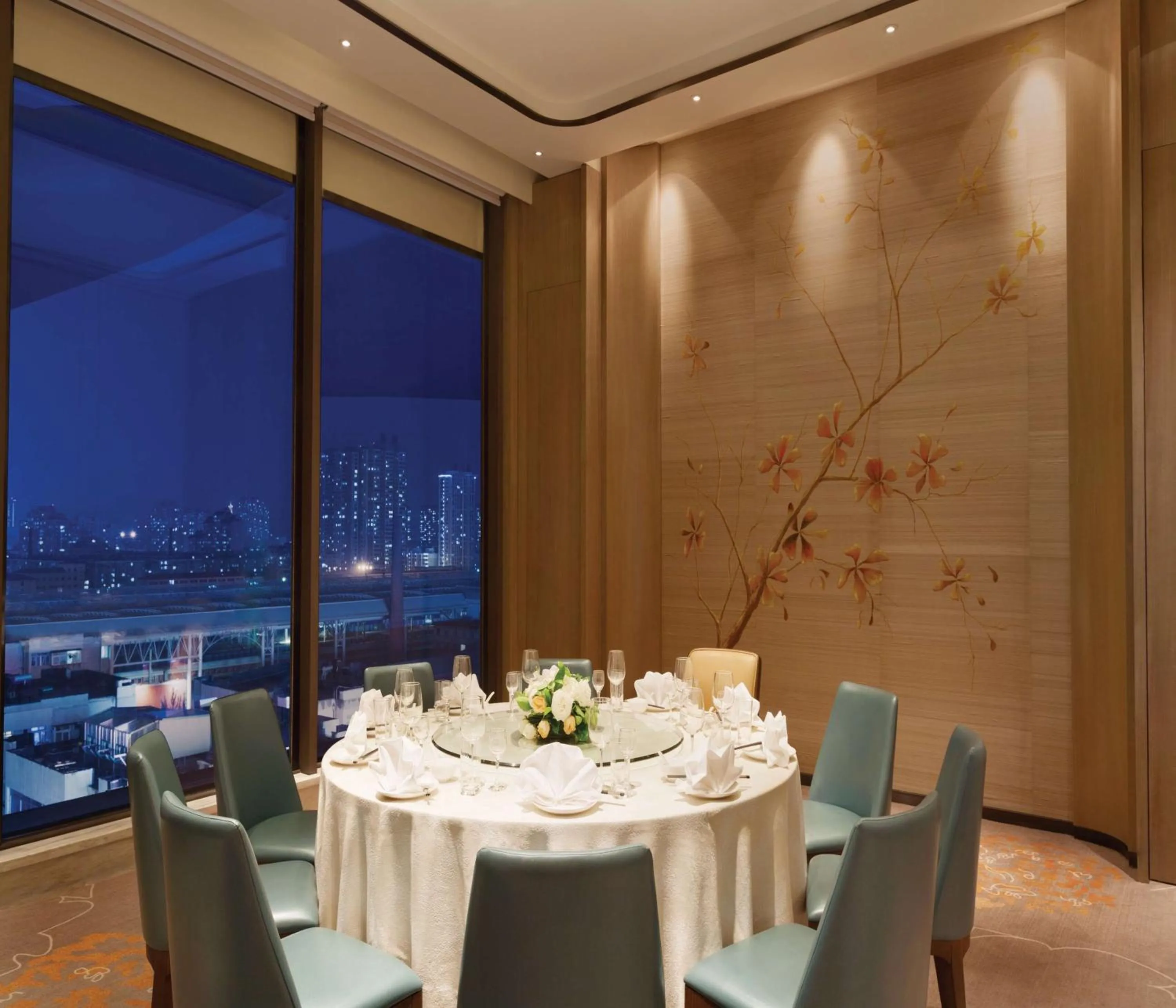 Dining area in Hilton Garden Inn Dandong