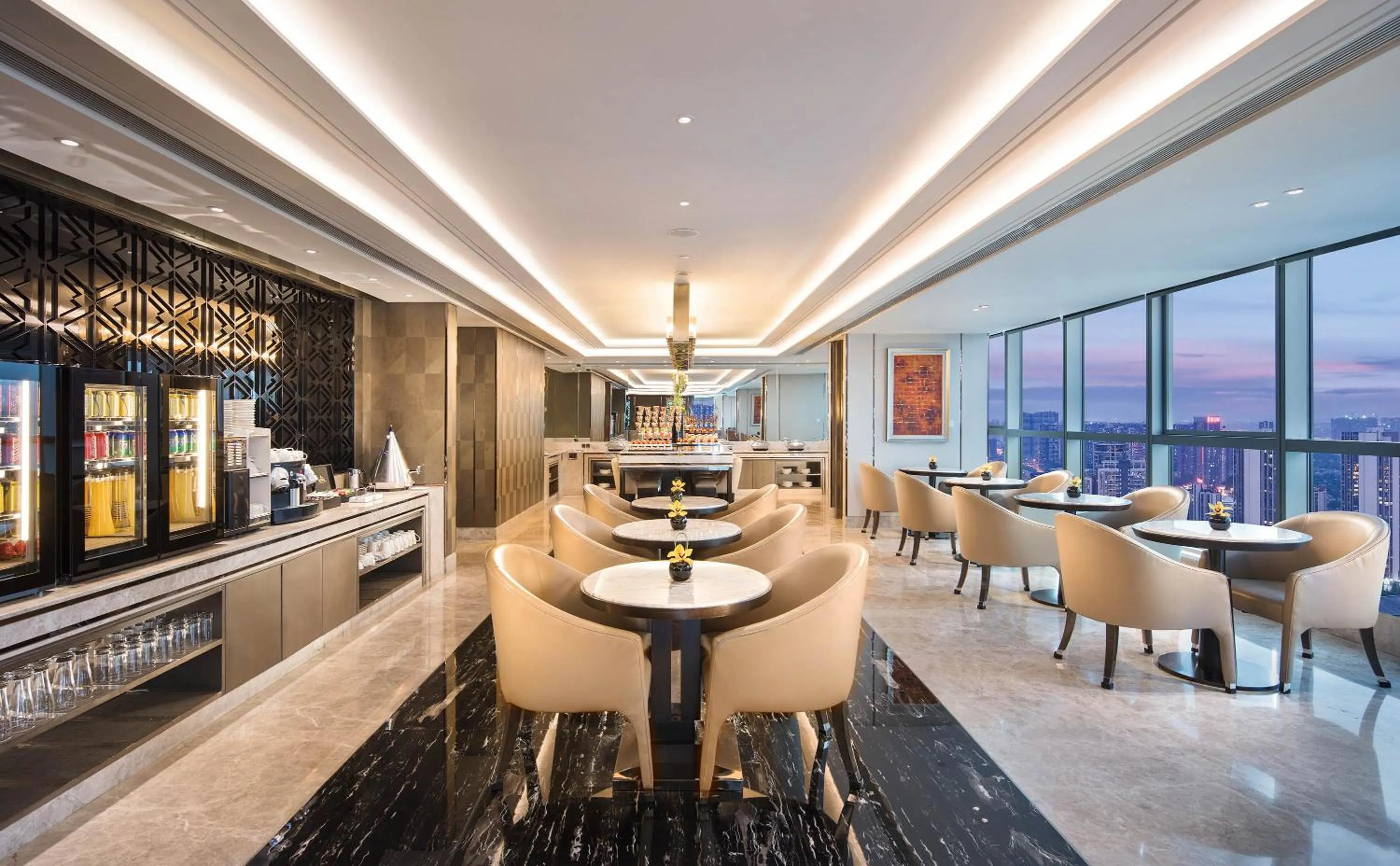 Lounge or bar in Hilton Chengdu