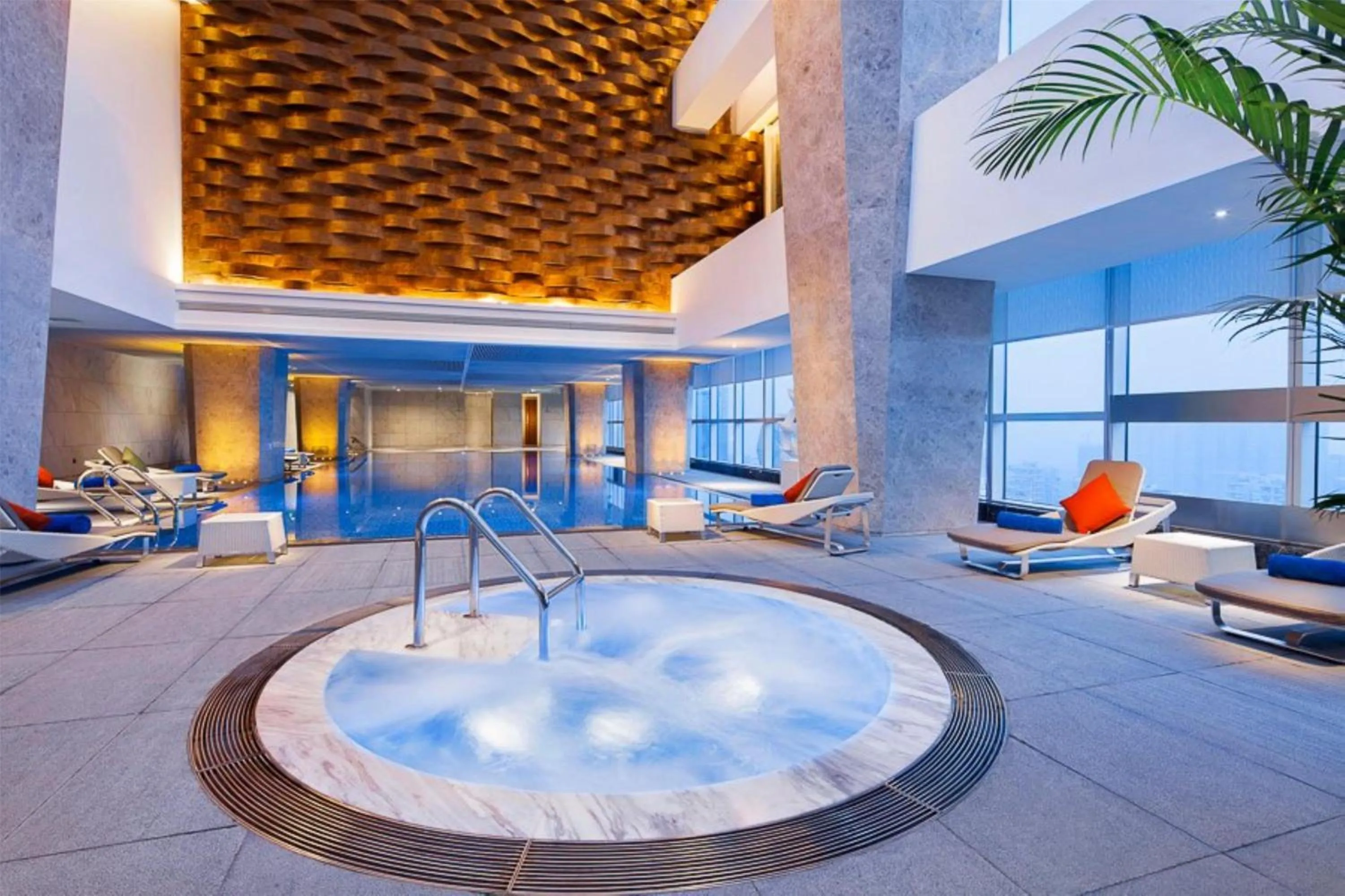 Pool view in Hilton Chengdu