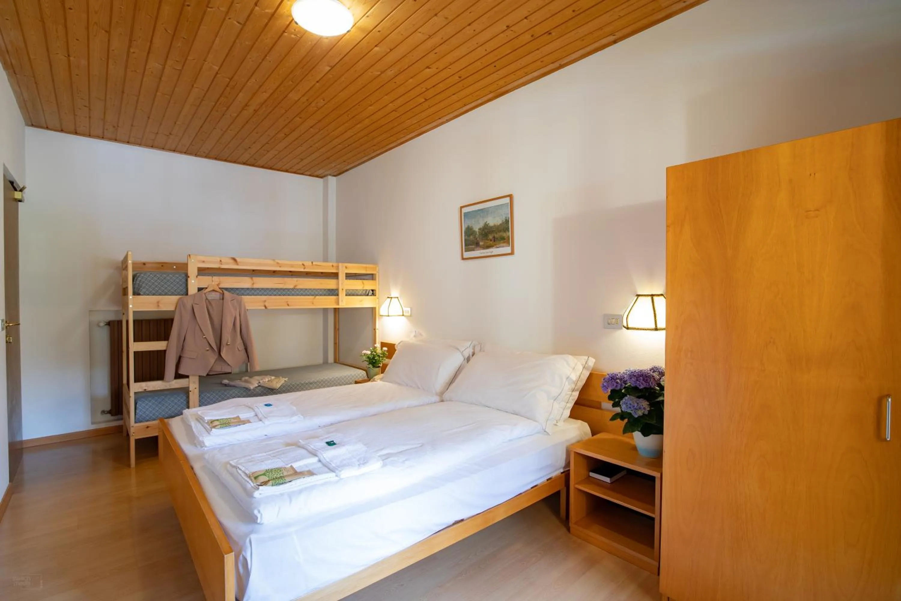 Quiet street view, Bed in Residence Panorama