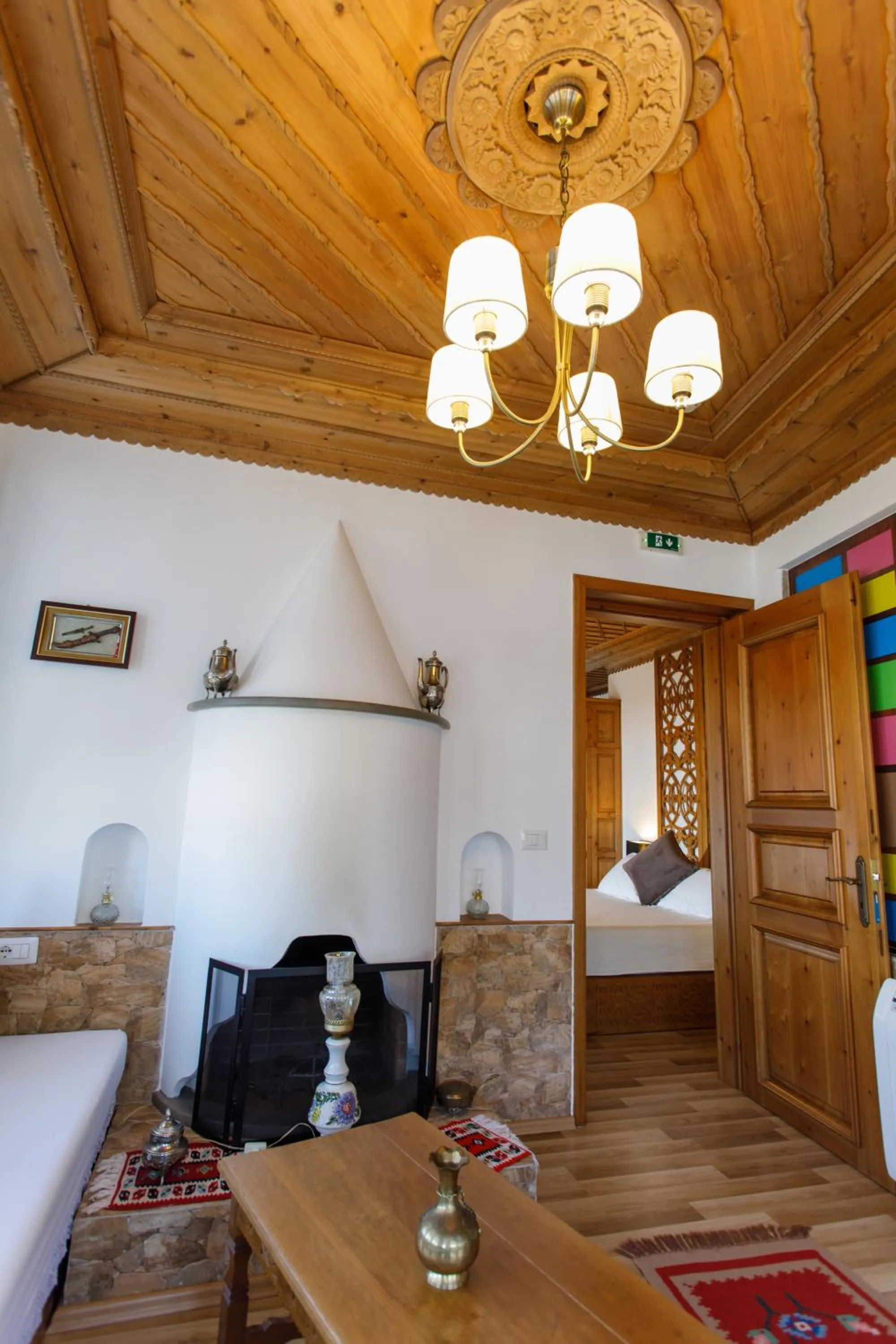 Living room, Bed in Hotel Kodra