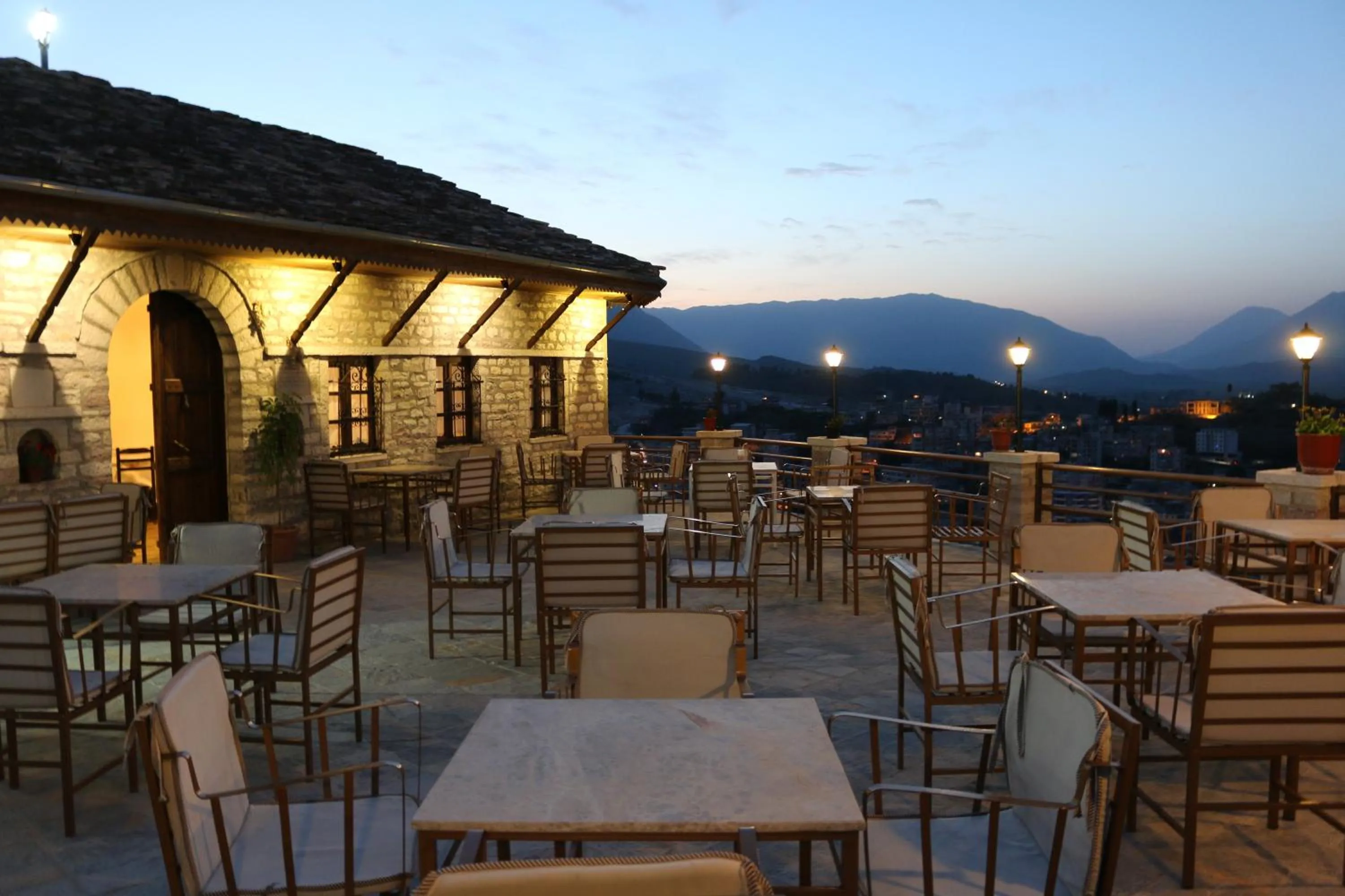 Night in Hotel Kodra