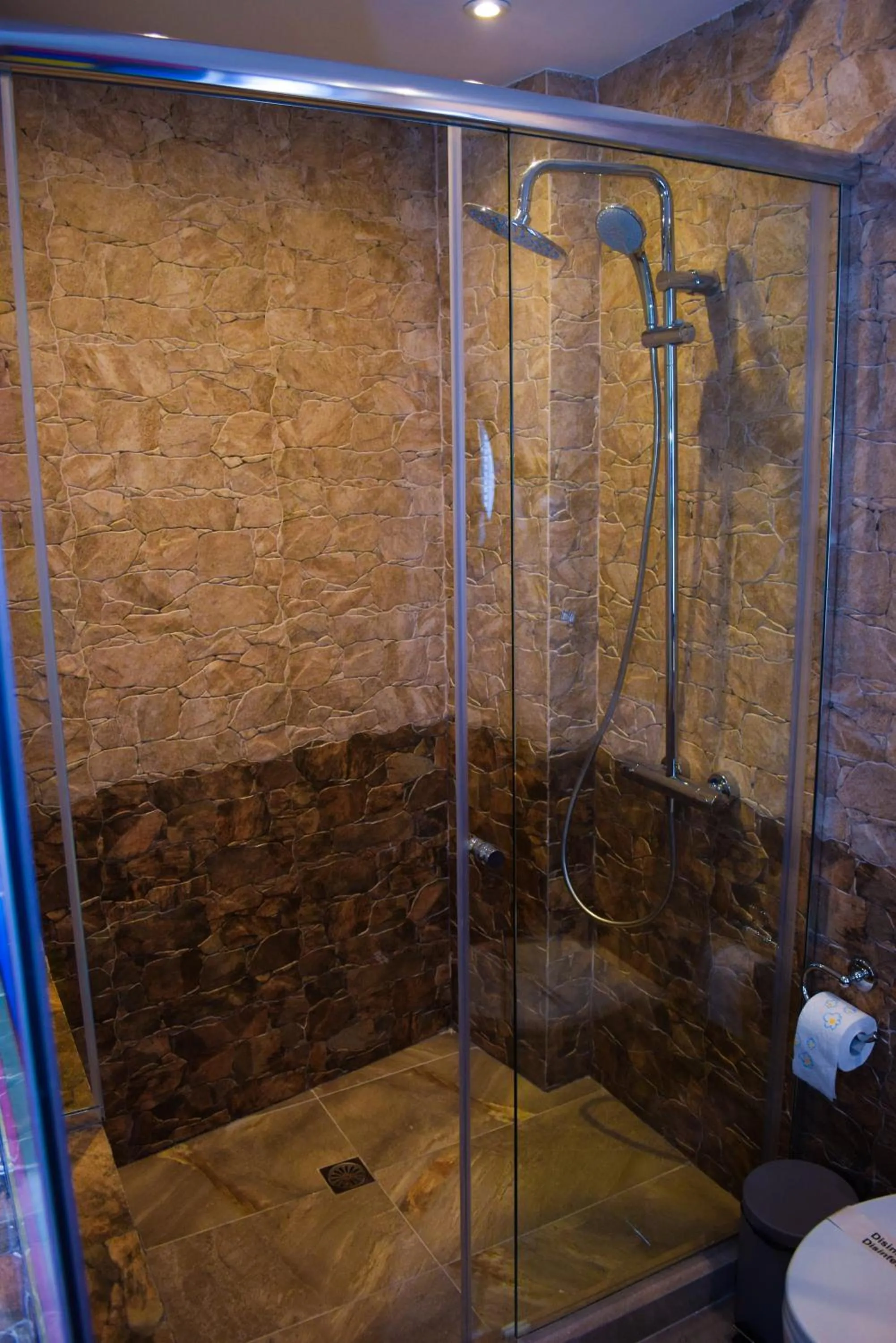 Bathroom in Hotel Kodra