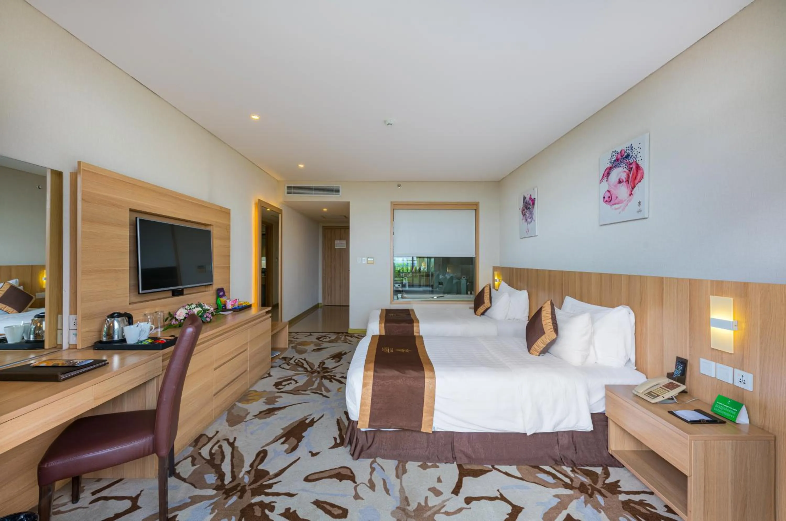 Property building, Bed in The Reed Hotel