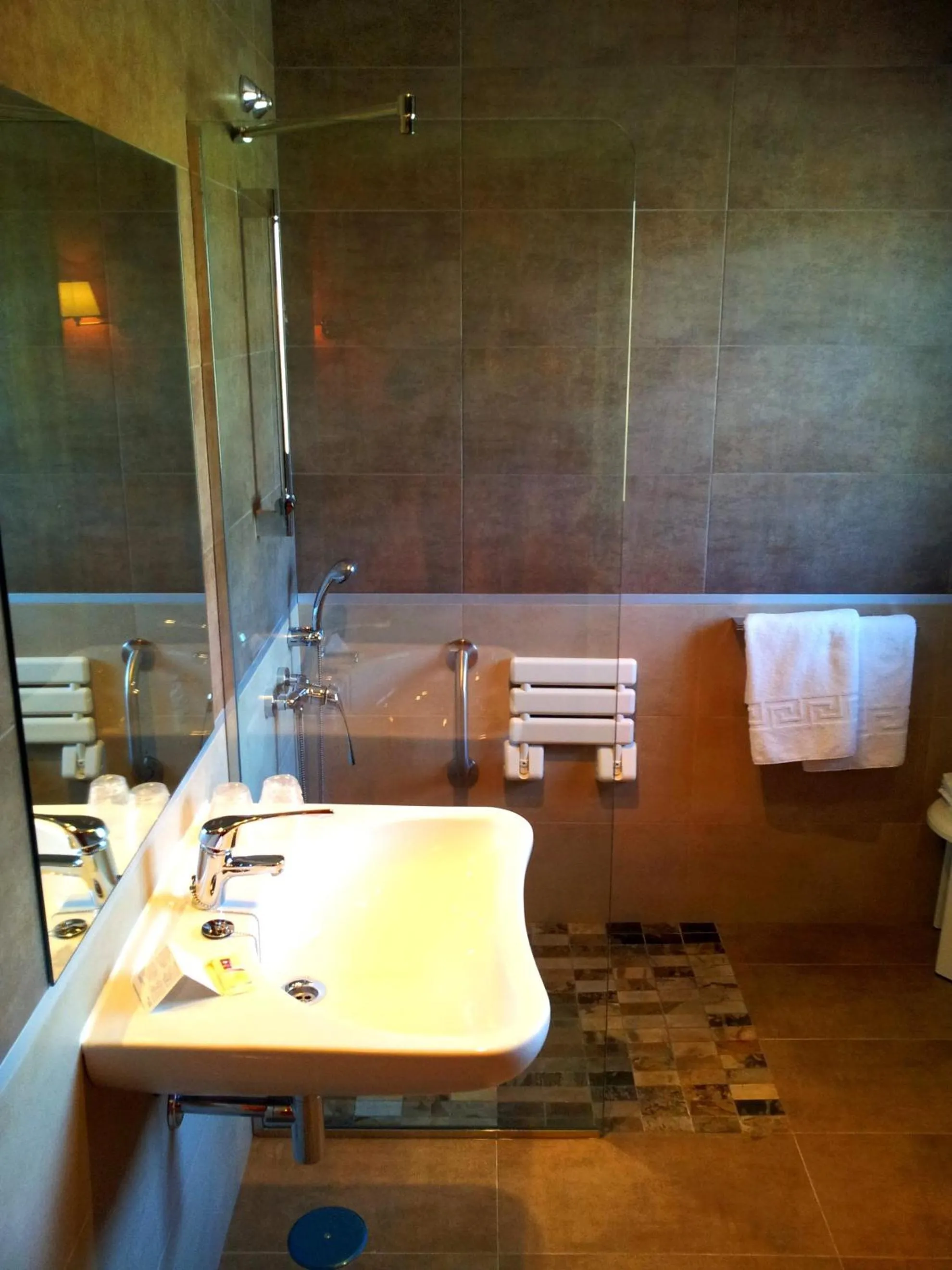 Bathroom in Hotel Santa Faz