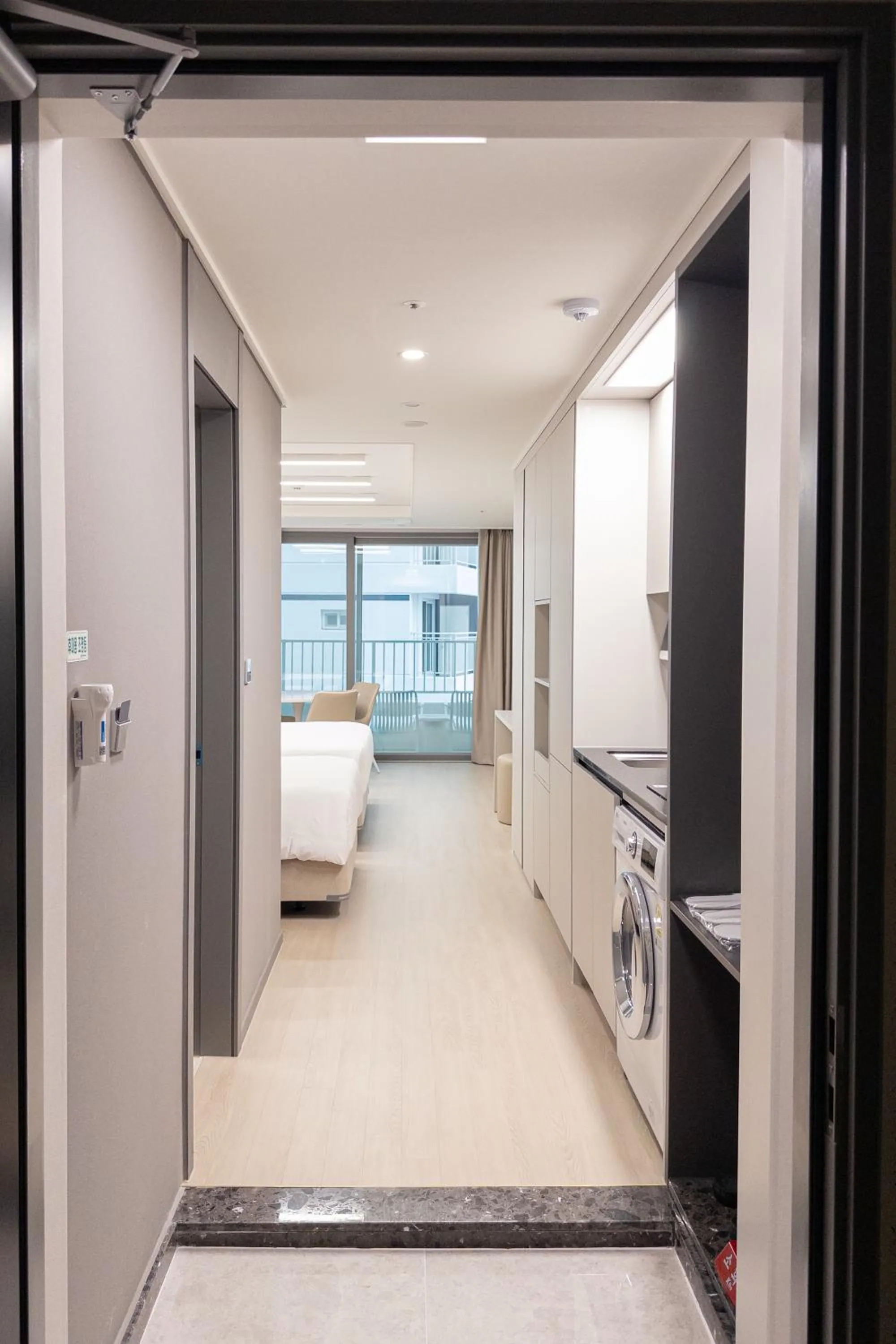 Photo of the whole room, Bed in Hotel Wavellent Yangyang