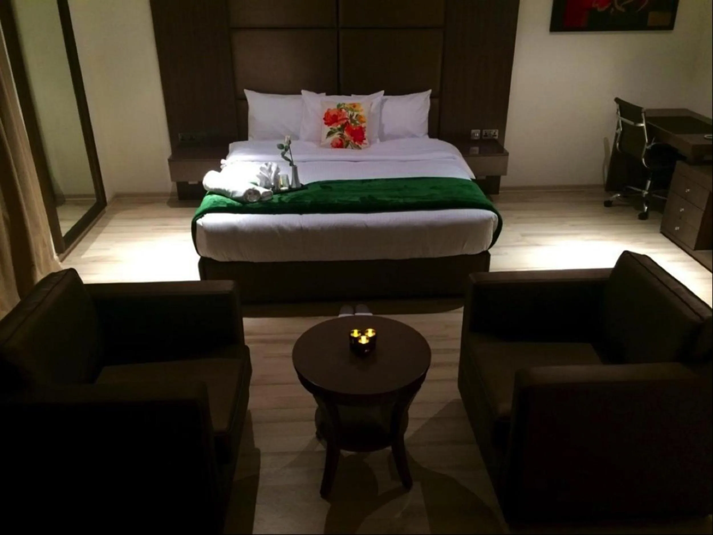 Living room, Bed in Rawda Hotel