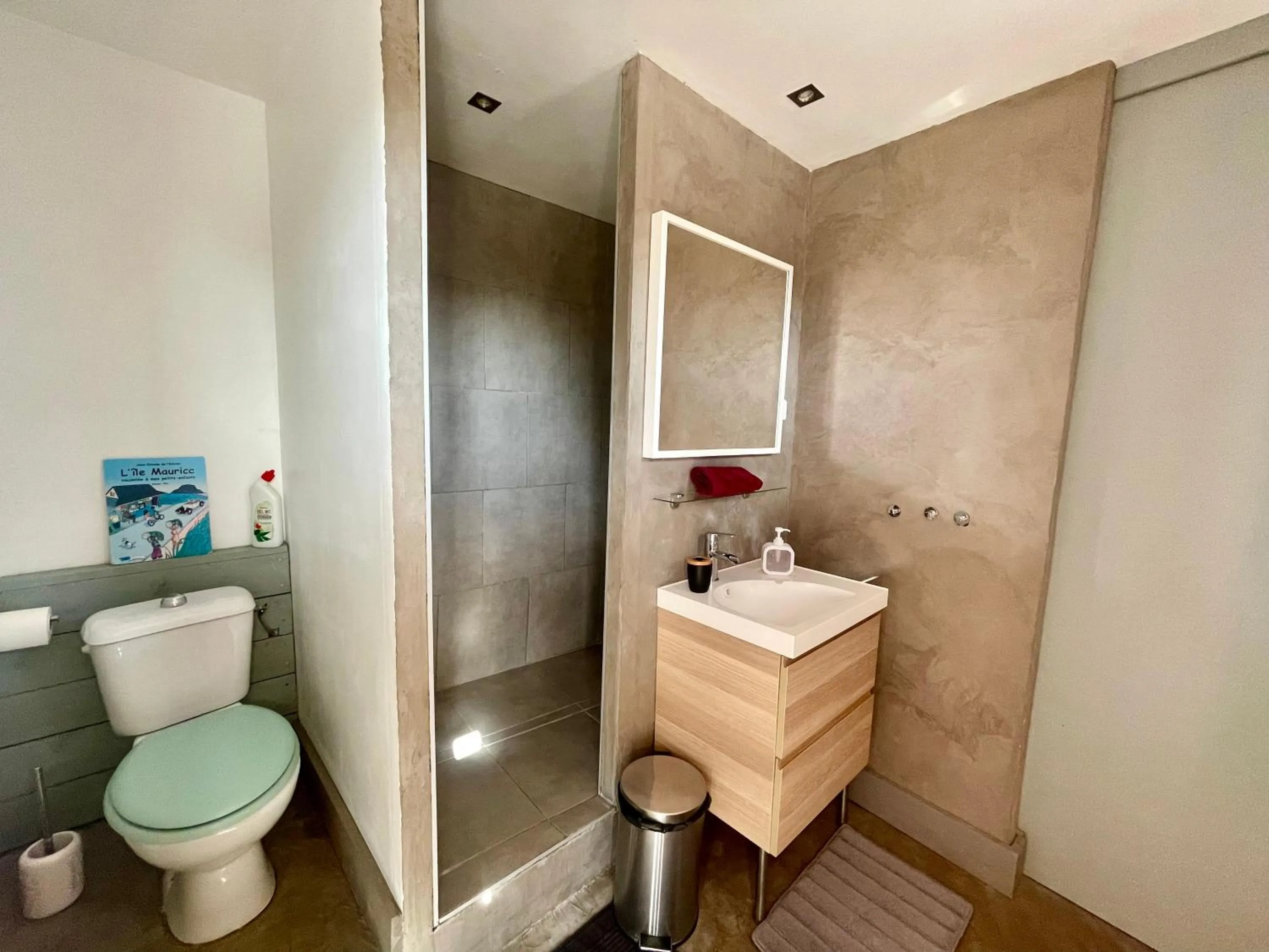 Shower in Le Mazet Chambre d'Hôtes