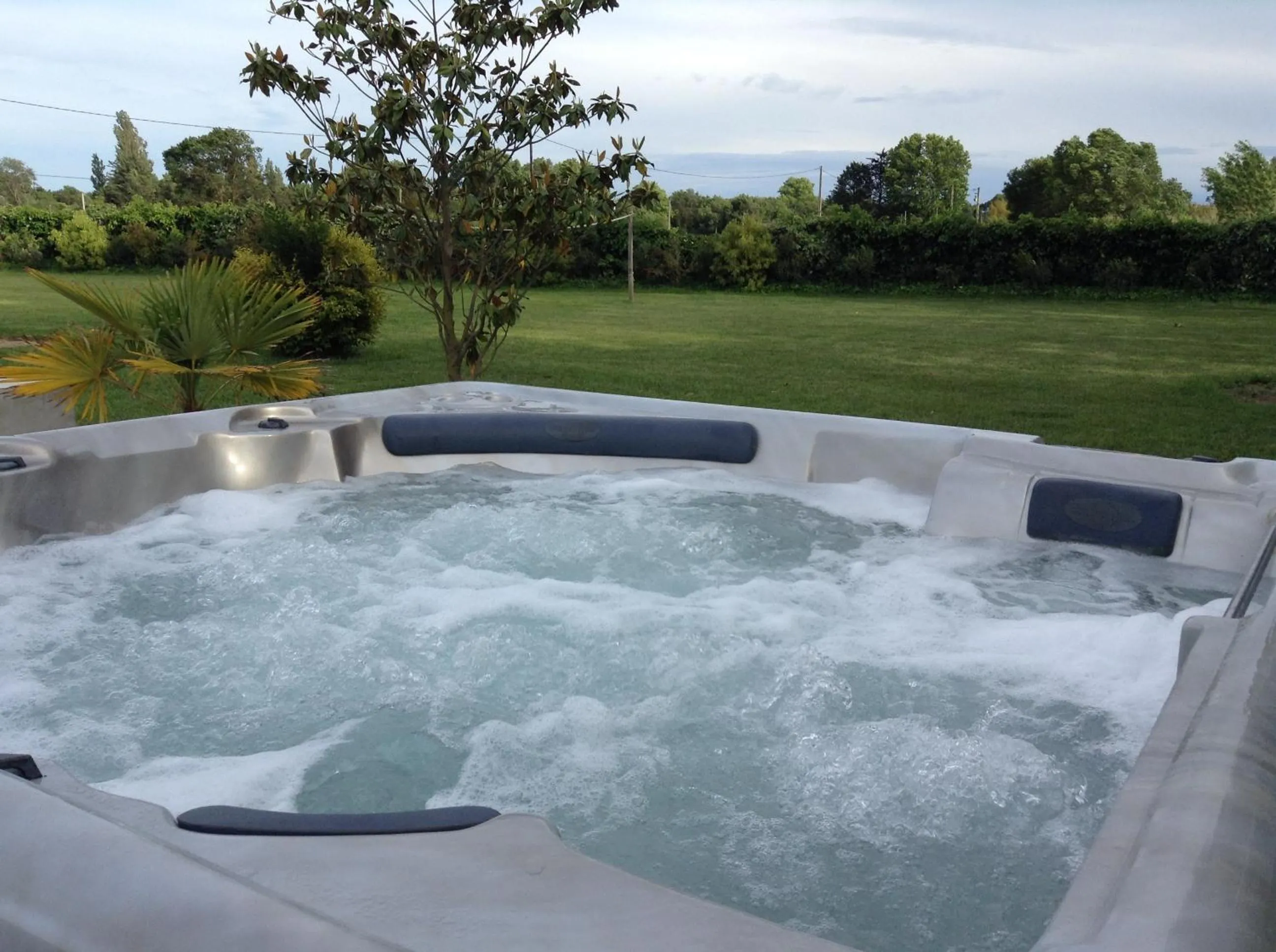 Hot Tub in Le Mazet Chambre d'Hôtes
