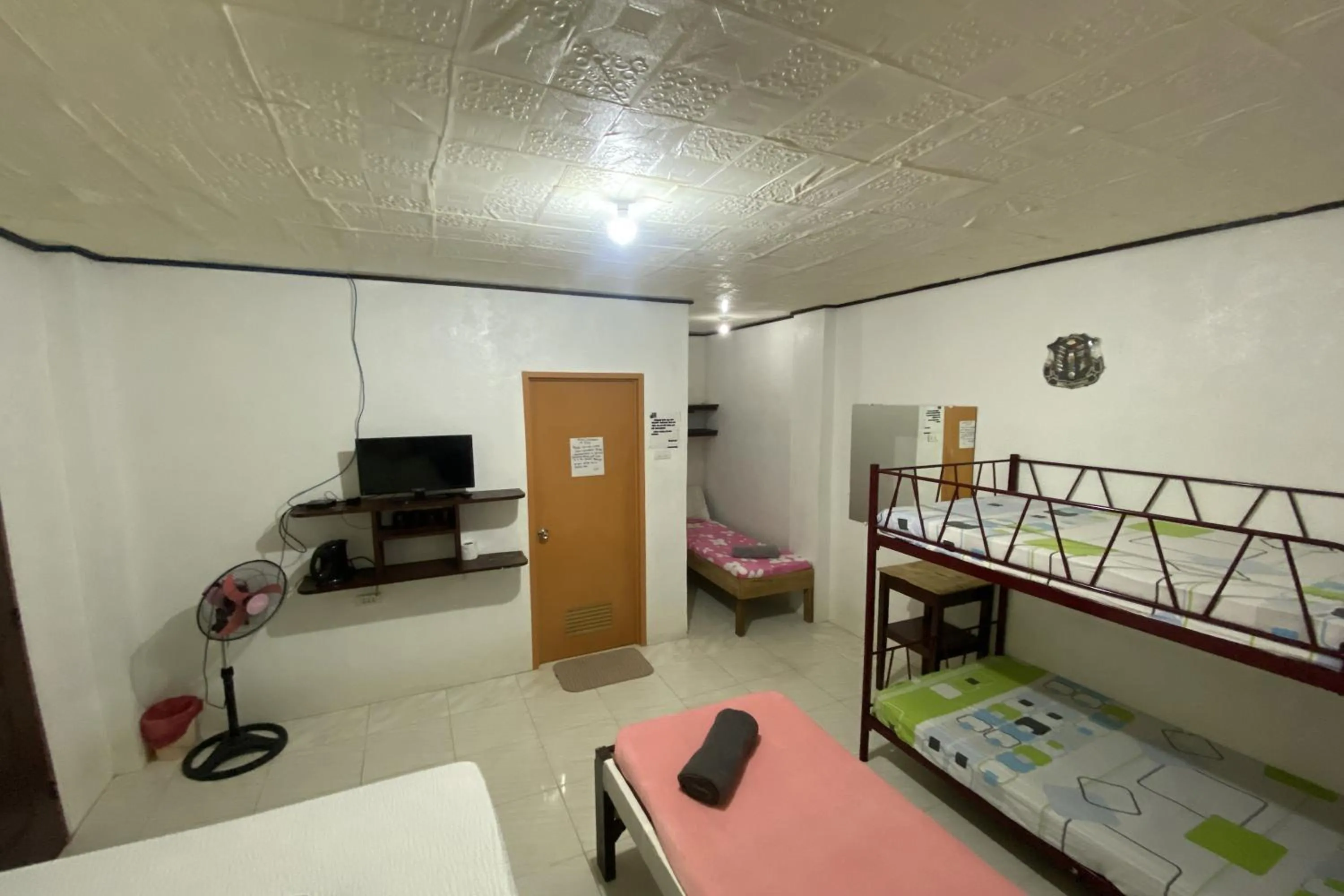 Communal lounge/ TV room, Bed in D & A Seaside Cottages