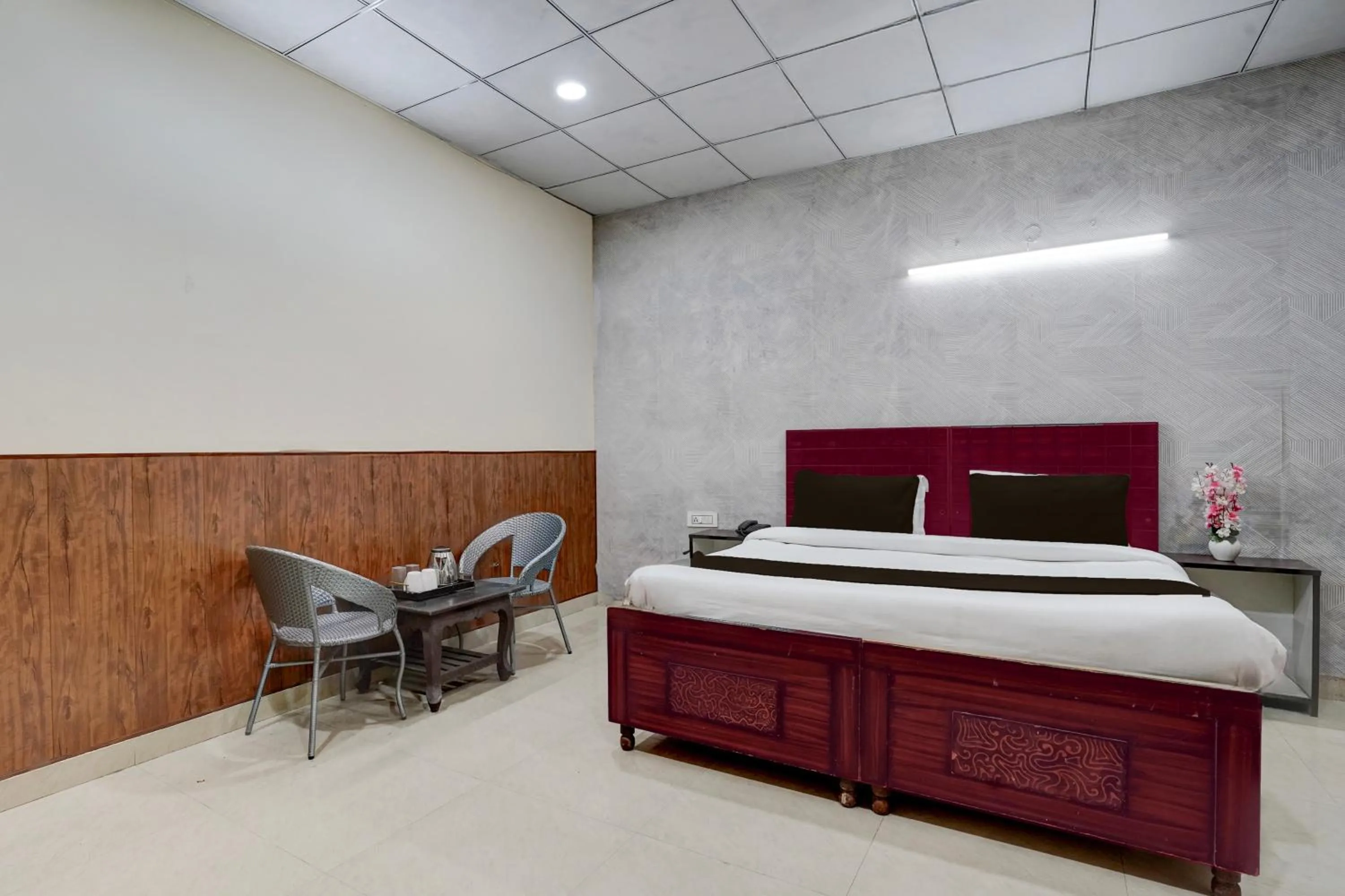 Bedroom in Super Hotel O Sector 58 Mohali Formerly Hotel Alpha