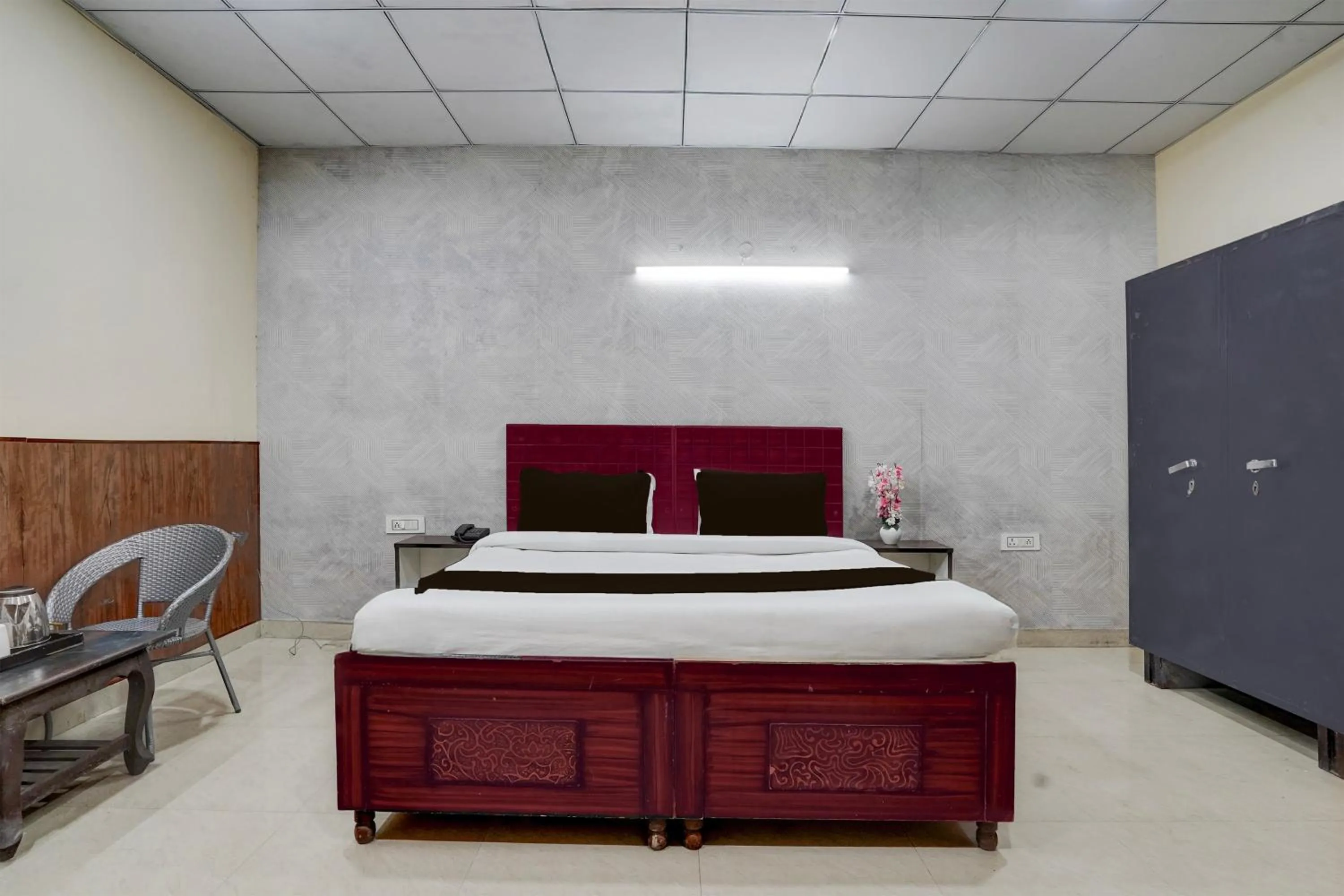 Bedroom in Super Hotel O Sector 58 Mohali Formerly Hotel Alpha