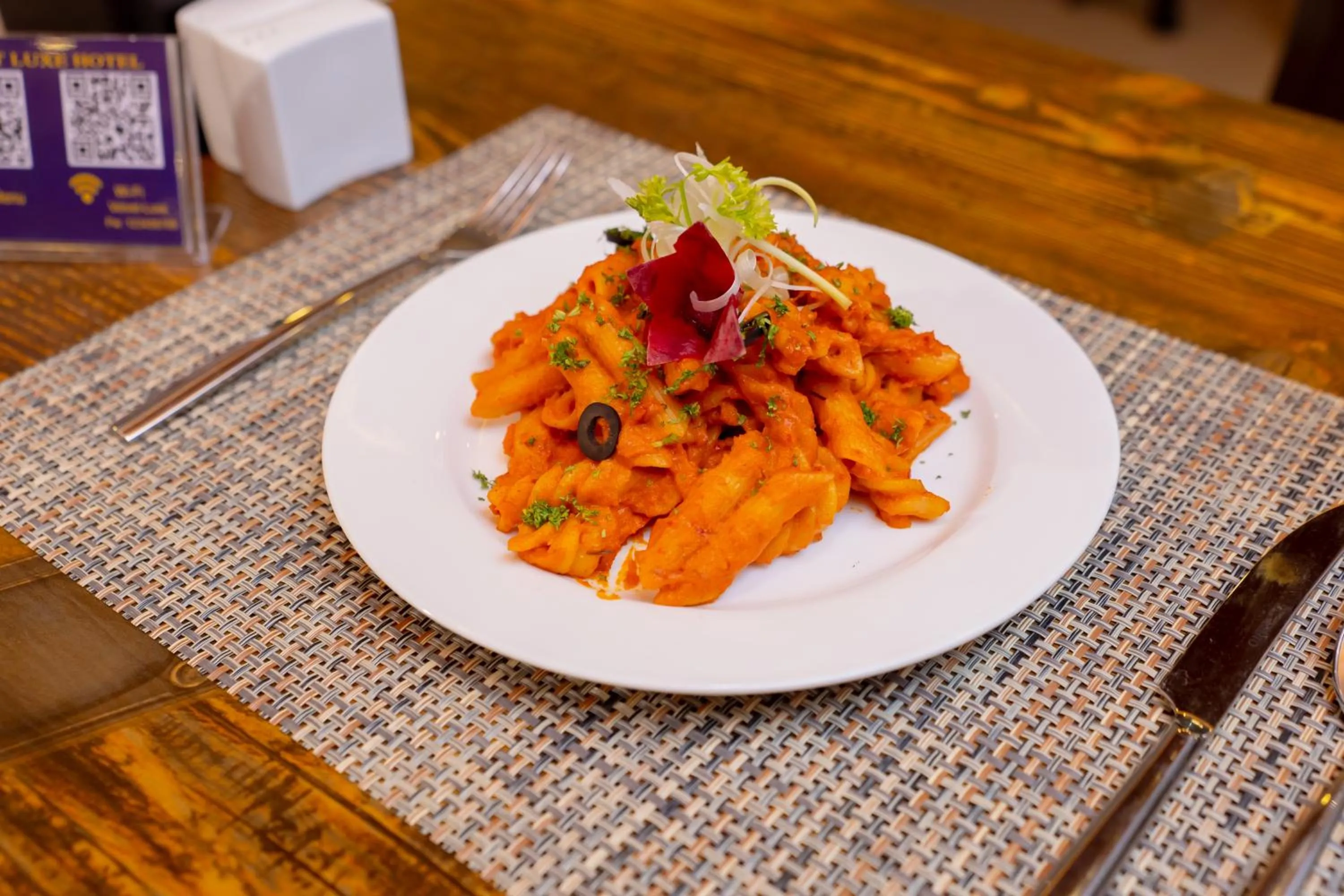 Food and drinks in Velvet Luxe Hotel