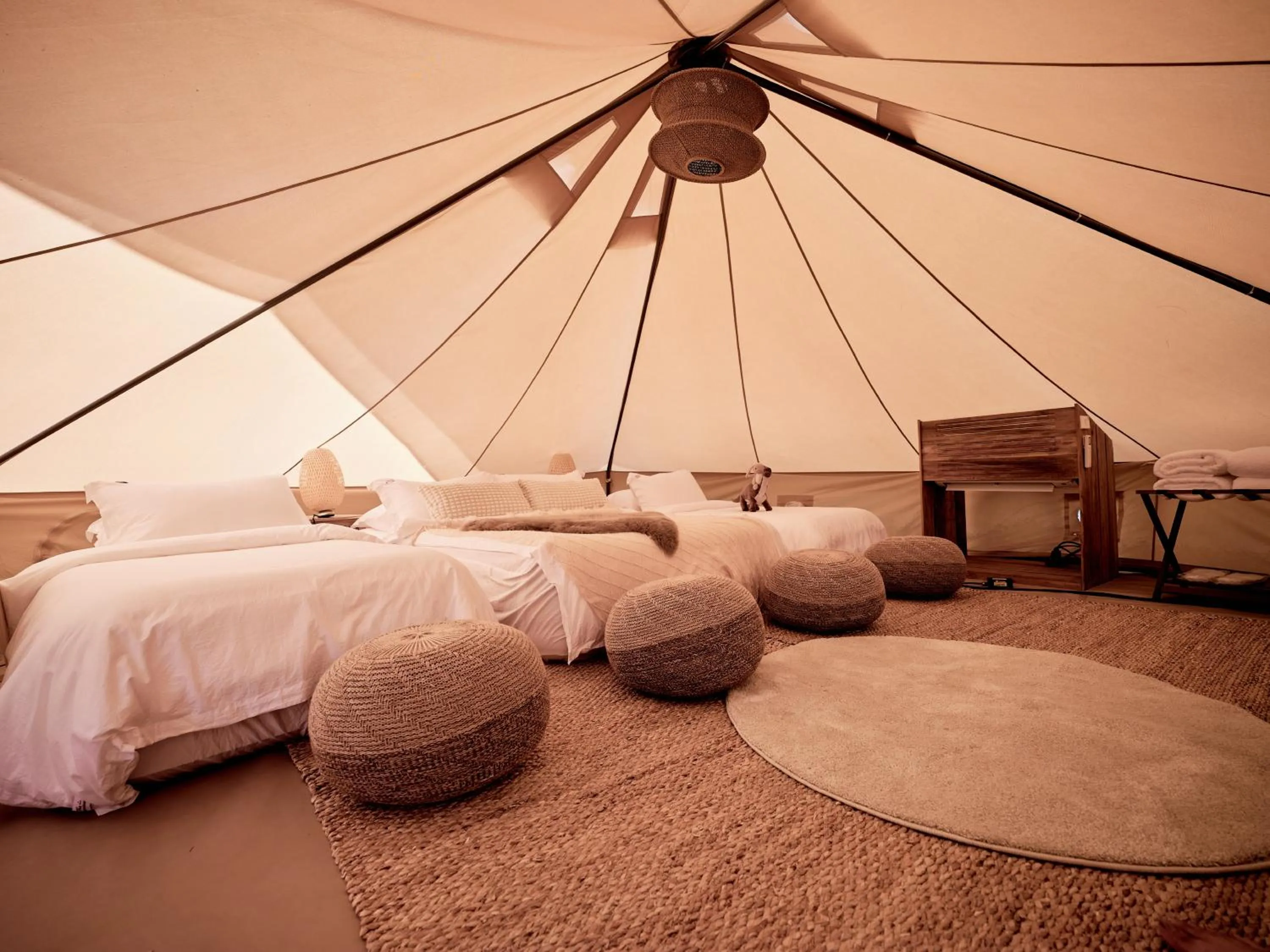 Bed in The Survival by Seudam