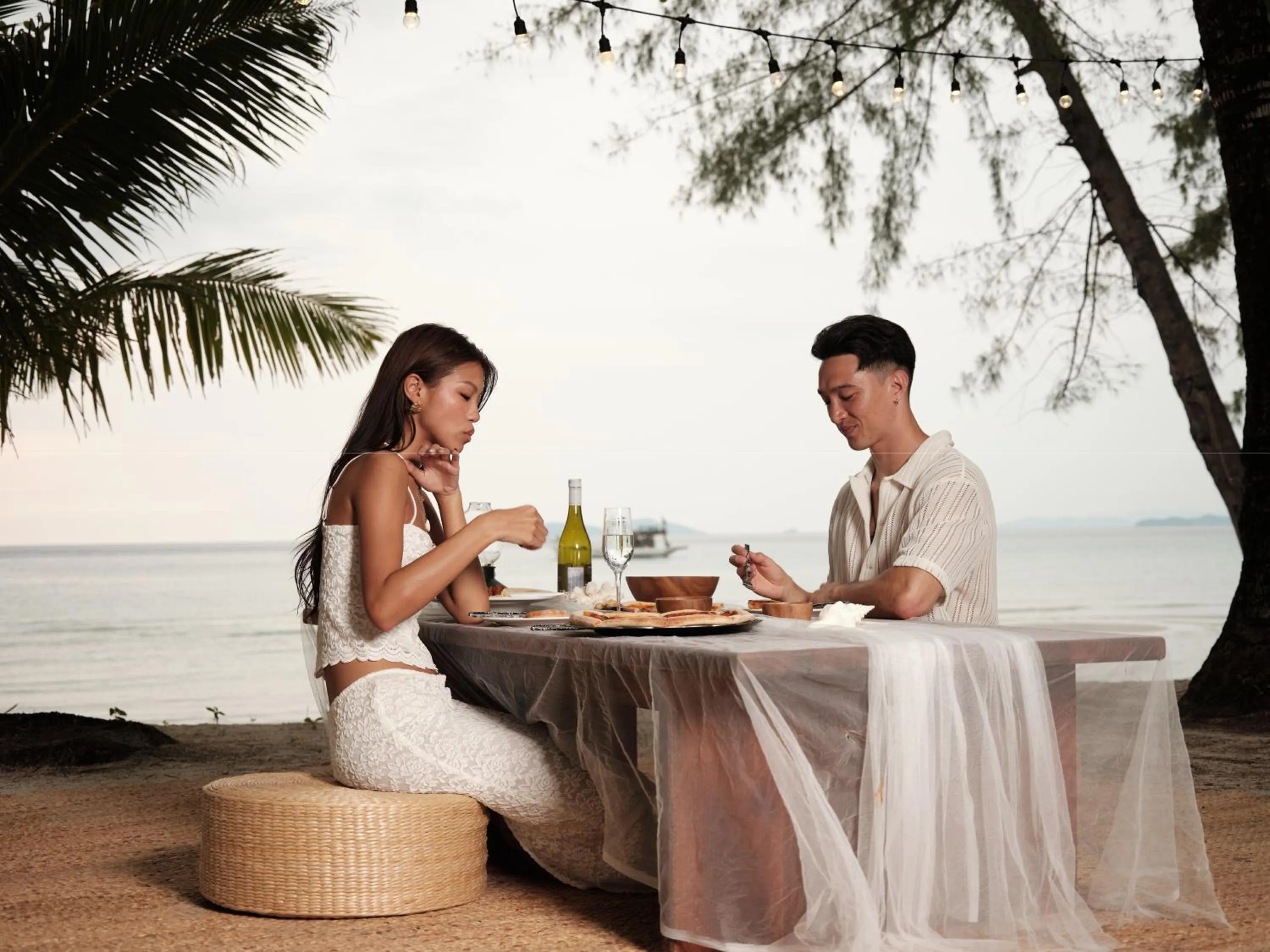 Restaurant/places to eat in The Survival by Seudam