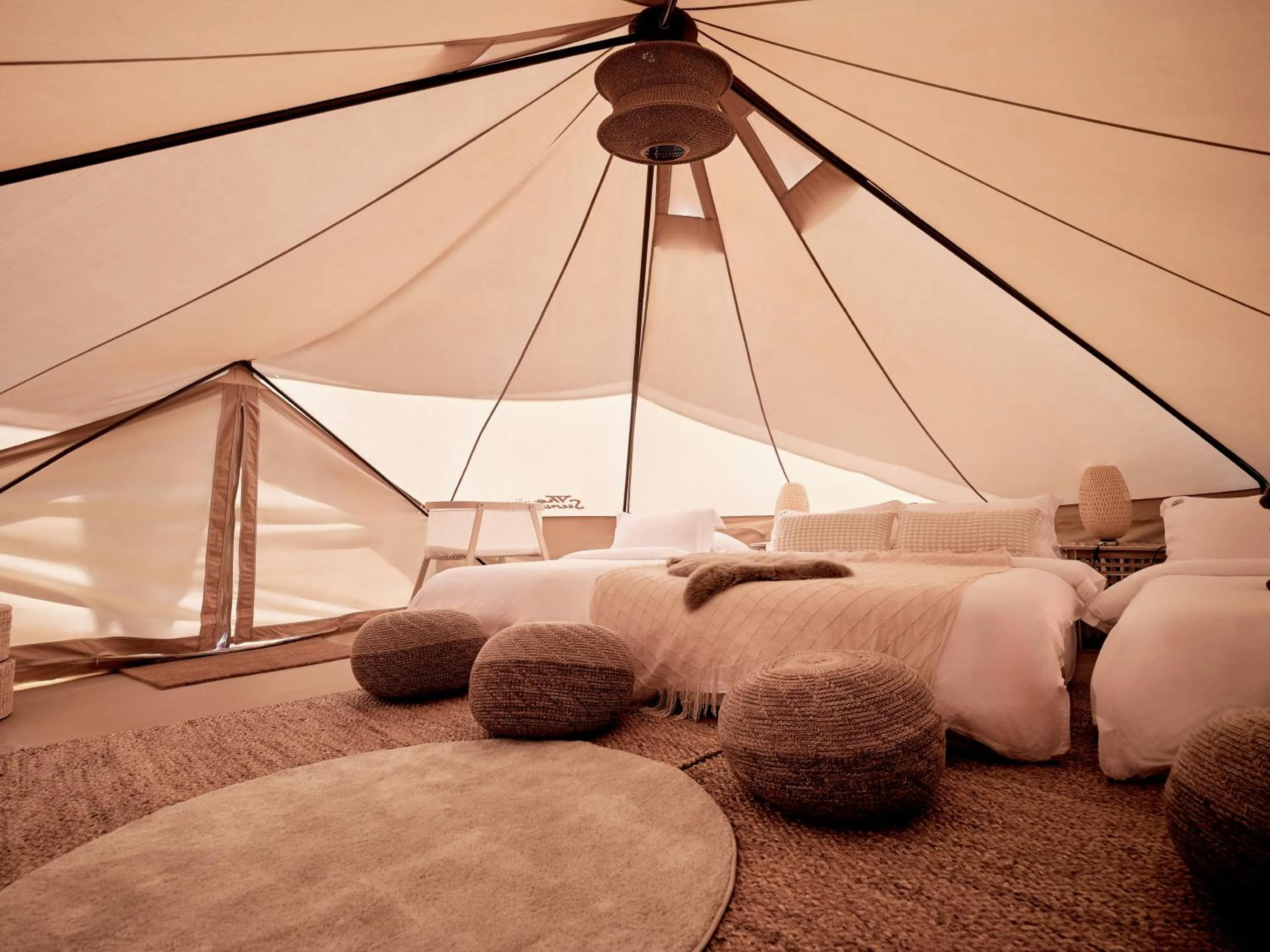 Bed in The Survival by Seudam