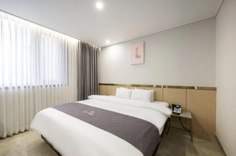 Bed in Hotel 7 Bricks Gwangju Sangmu