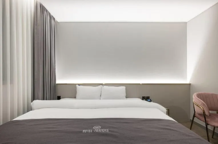 Bed in Hotel 7 Bricks Gwangju Sangmu