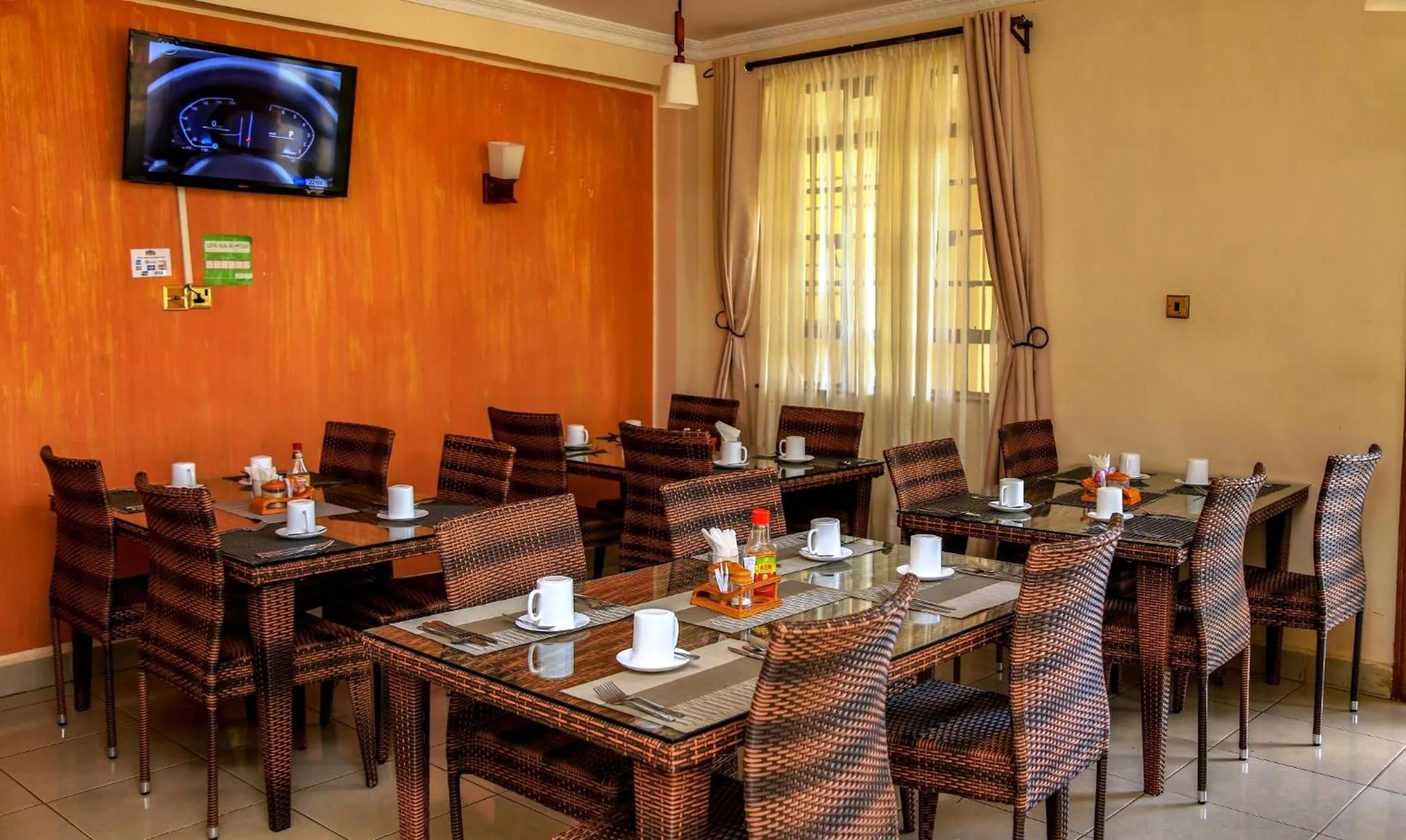 Breakfast in Davis Court