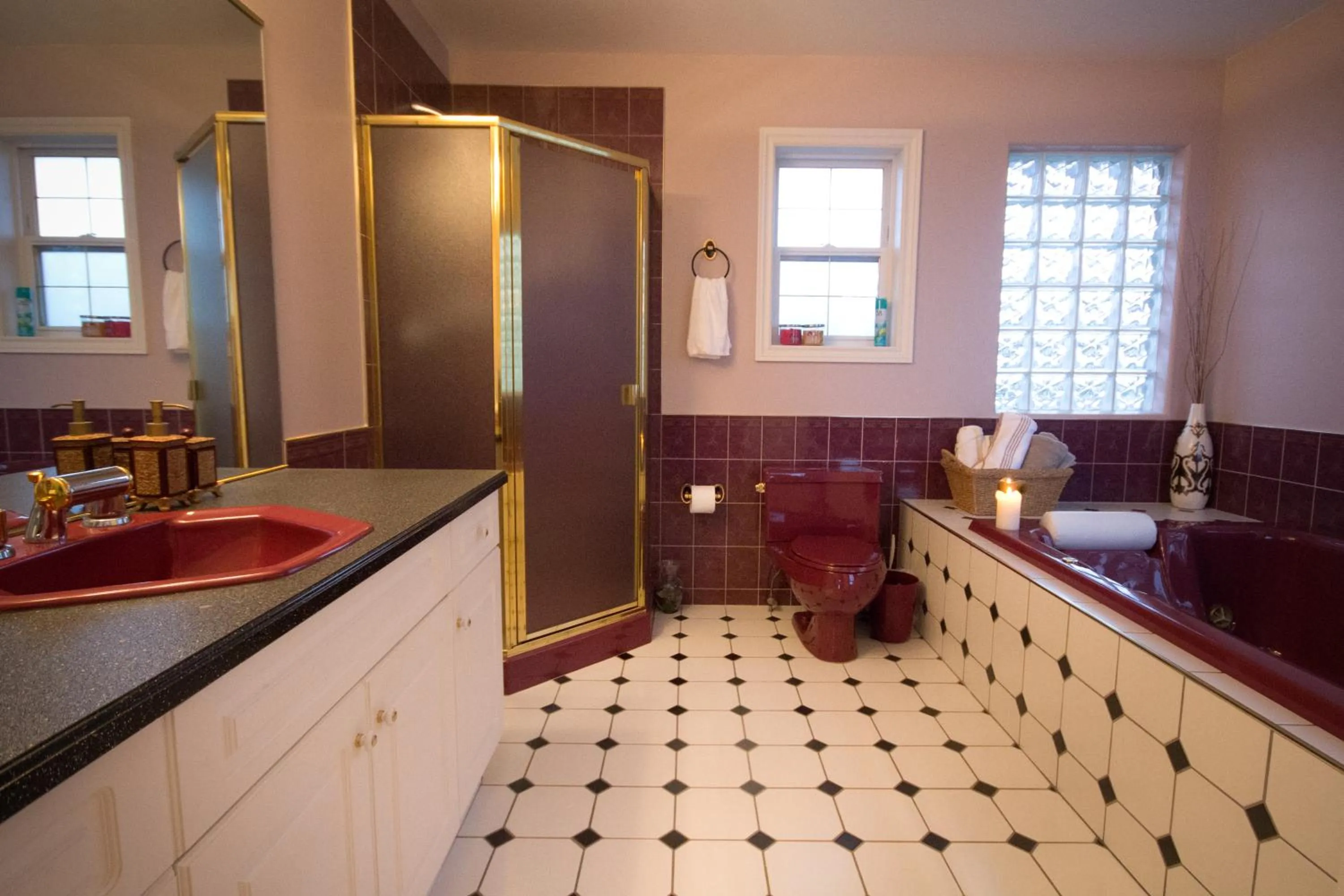 Bathroom in Eagle Close Executive B&B