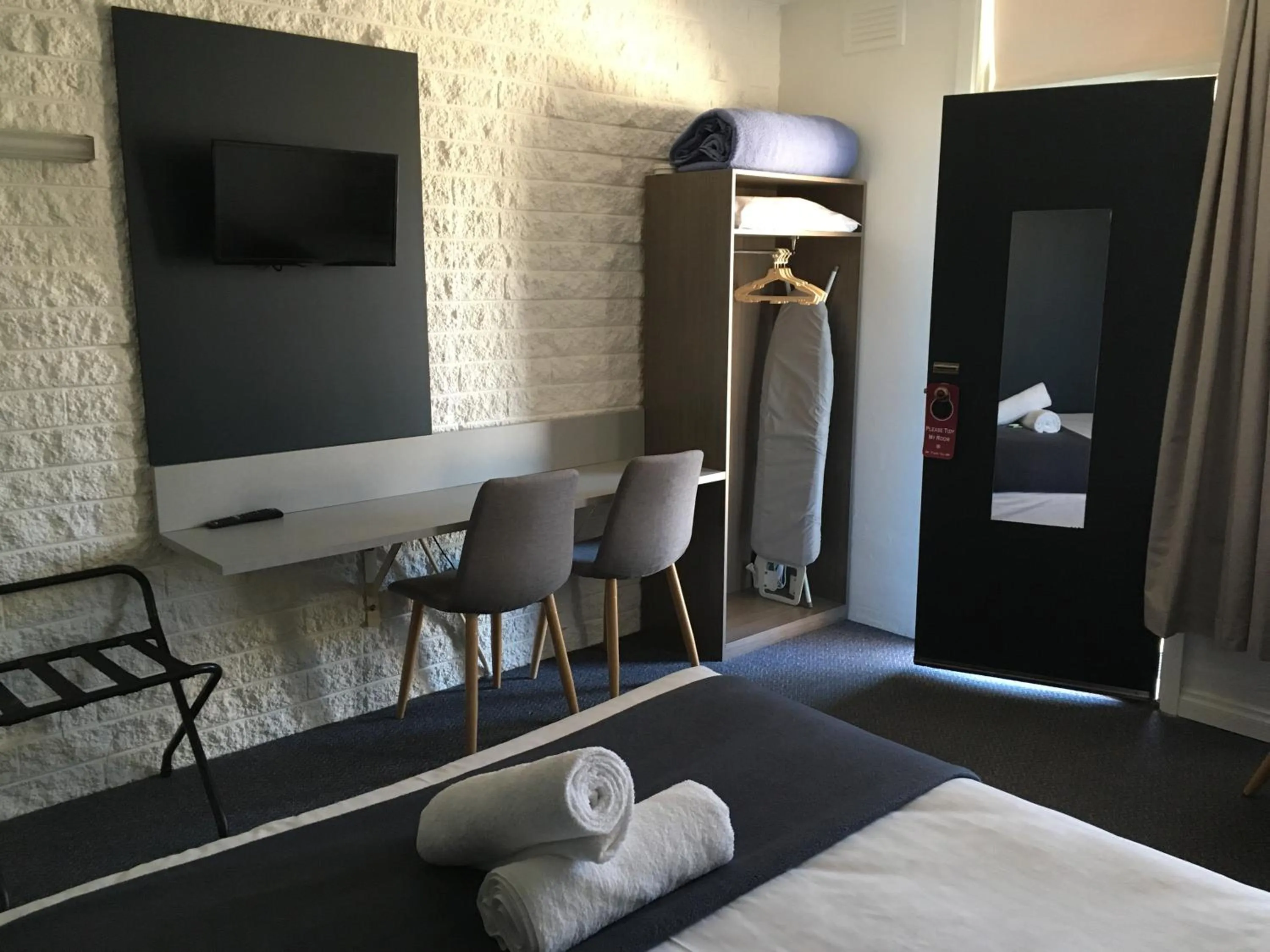 Bedroom, Bed in Motel Yarrawonga