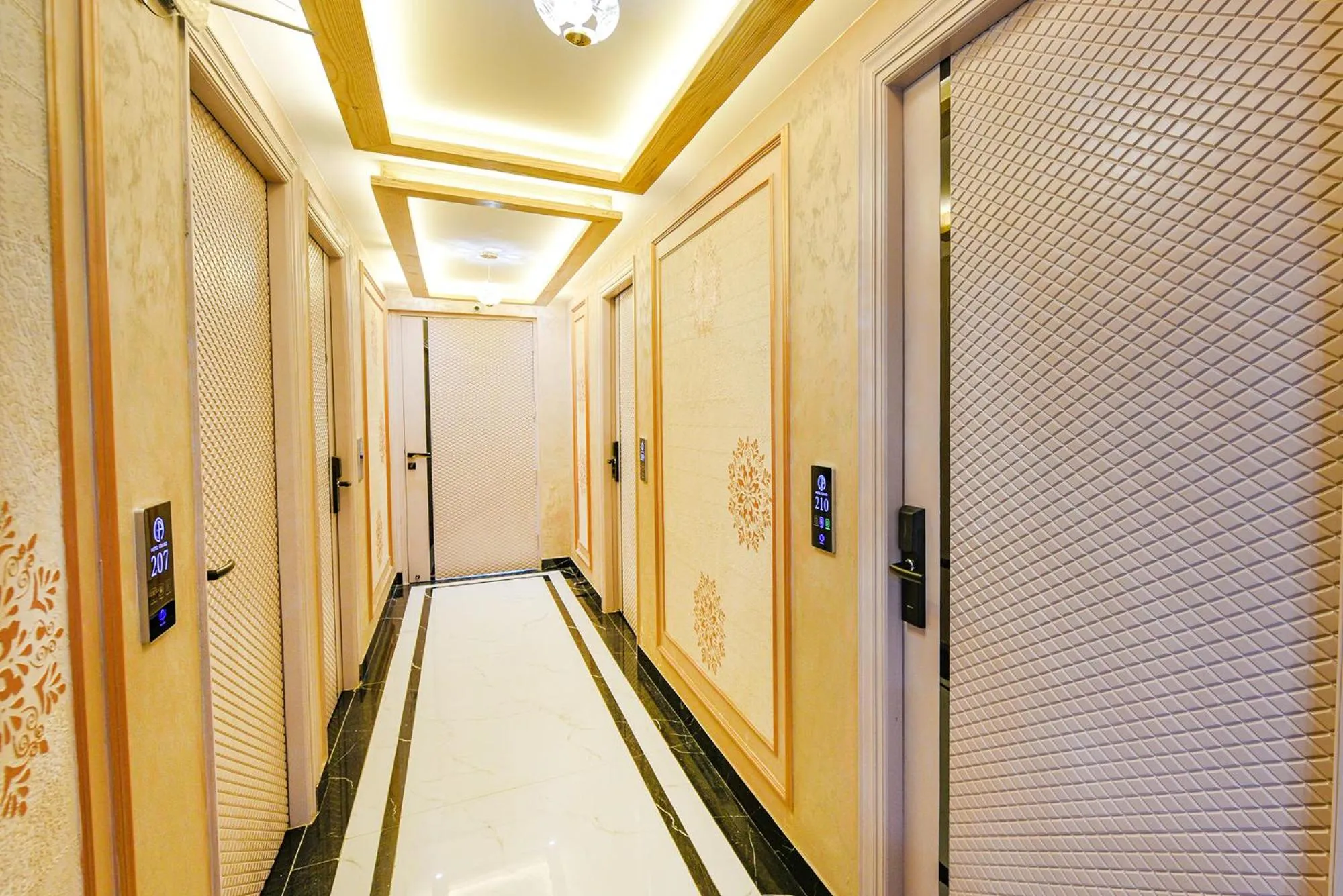 Lobby or reception in FabHotel Grand Palazzo Near Paschim Vihar