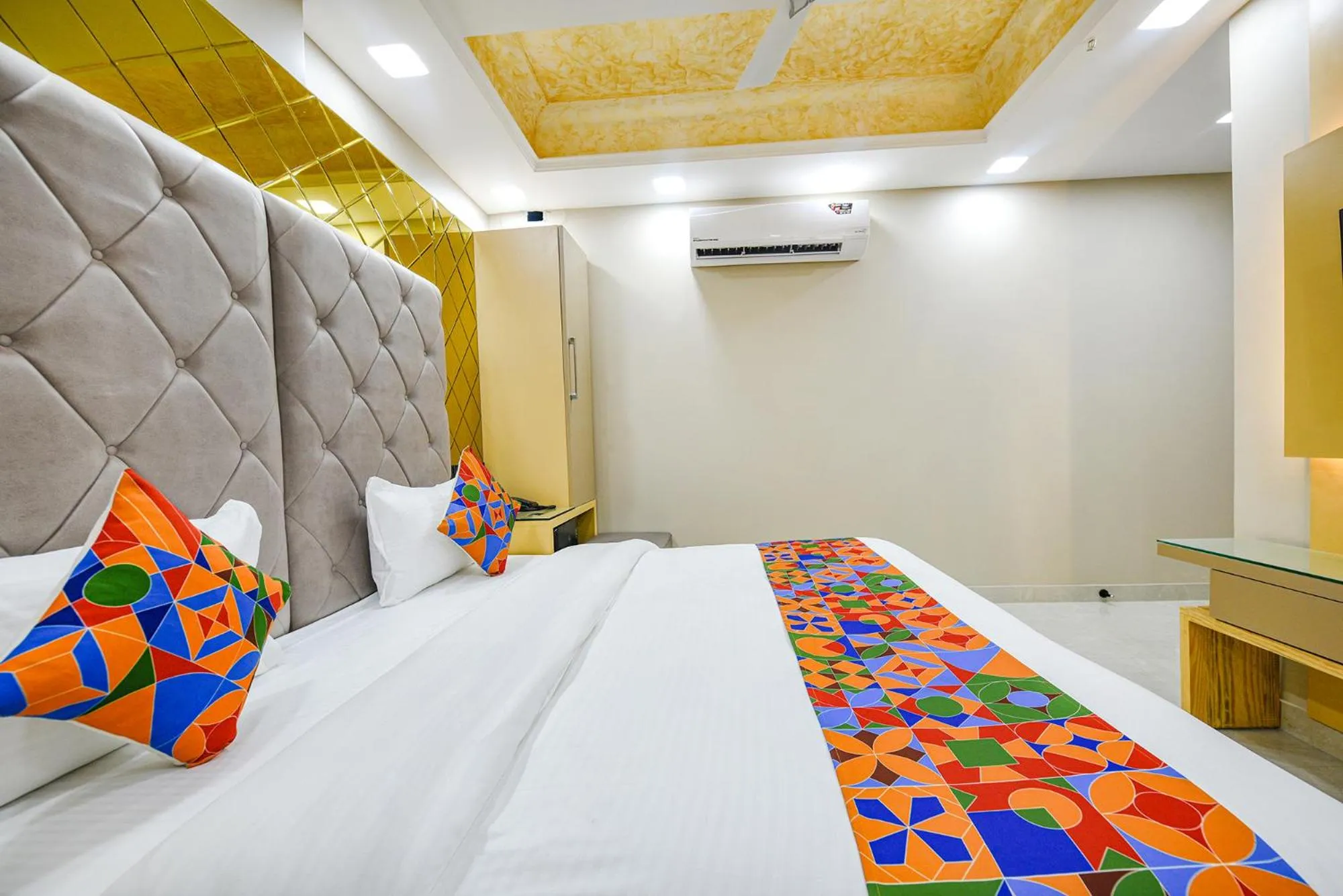 Bed in FabHotel Grand Palazzo Near Paschim Vihar