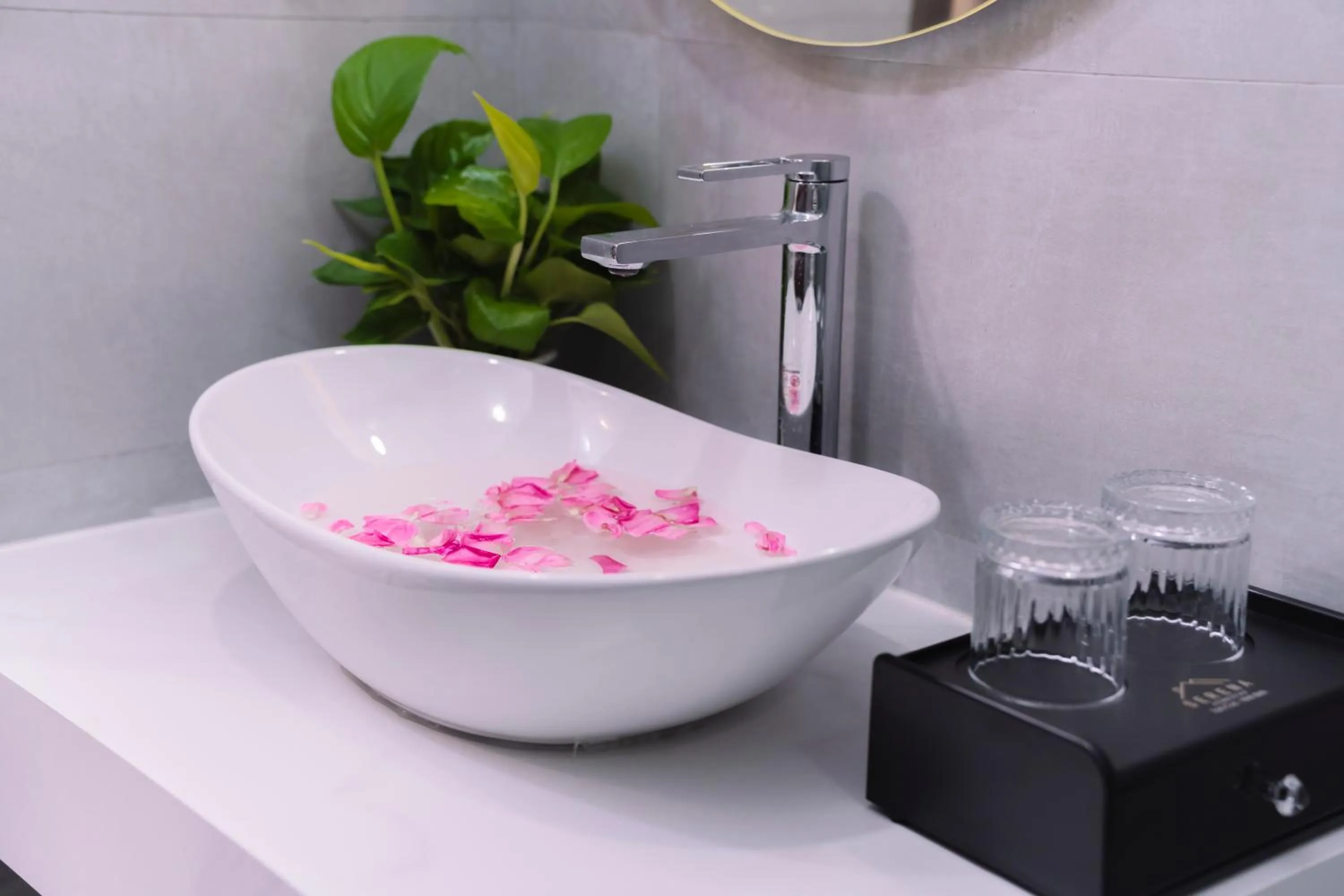 Shower in Serena Tam Coc Hotel & Villa