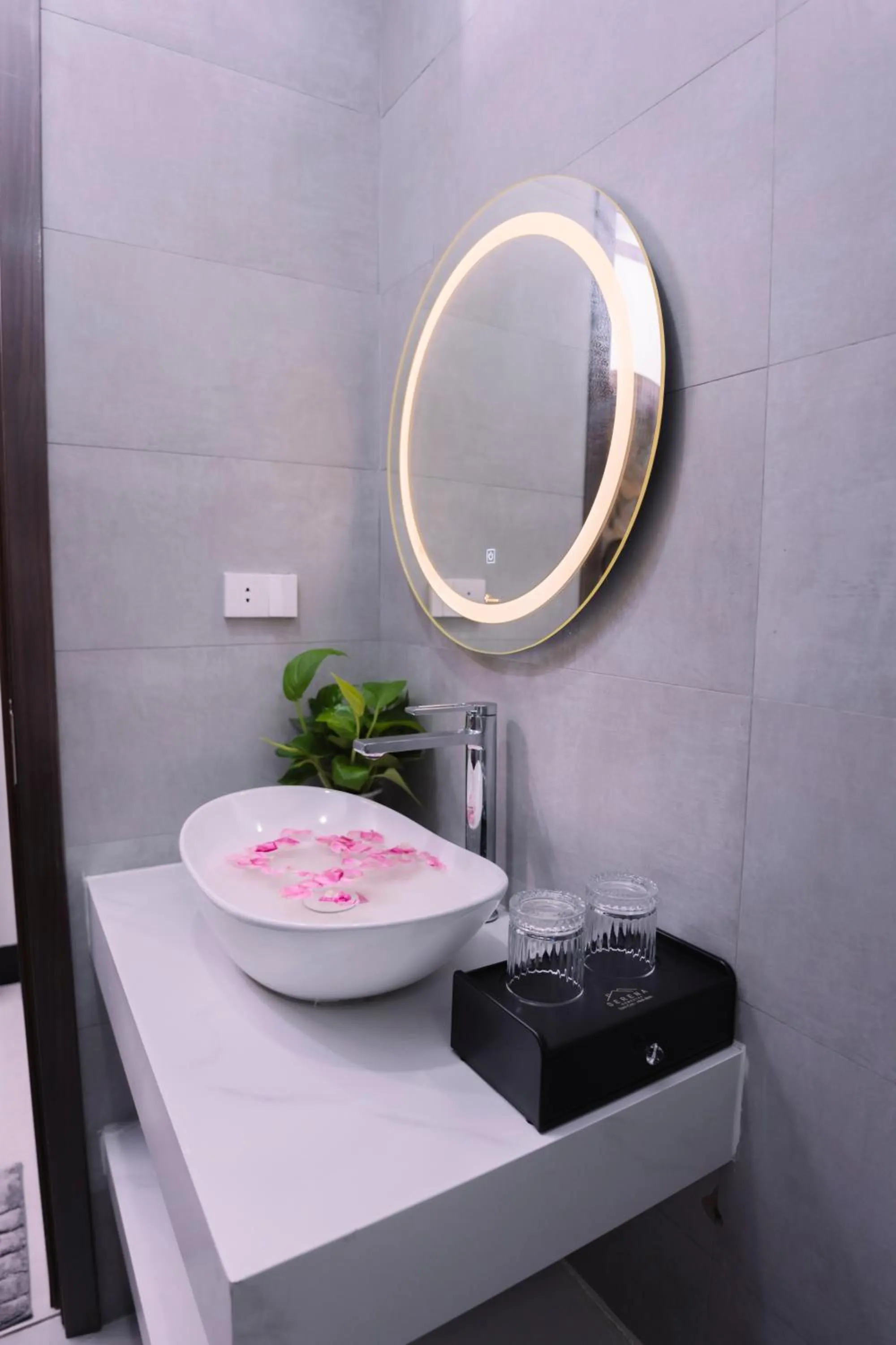 Shower in Serena Tam Coc Hotel & Villa