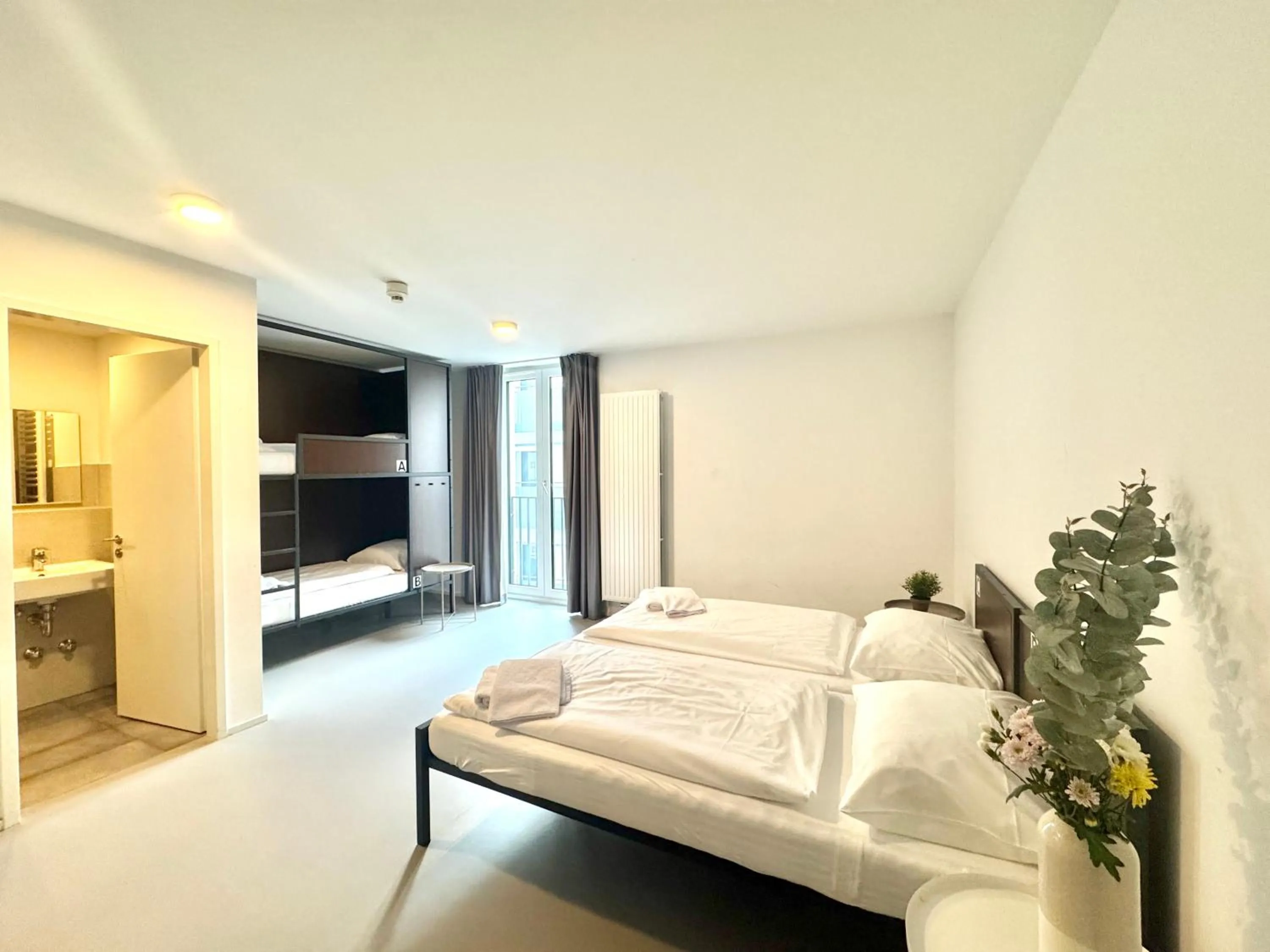 Photo of the whole room, Bed in AR City Hotel Berlin