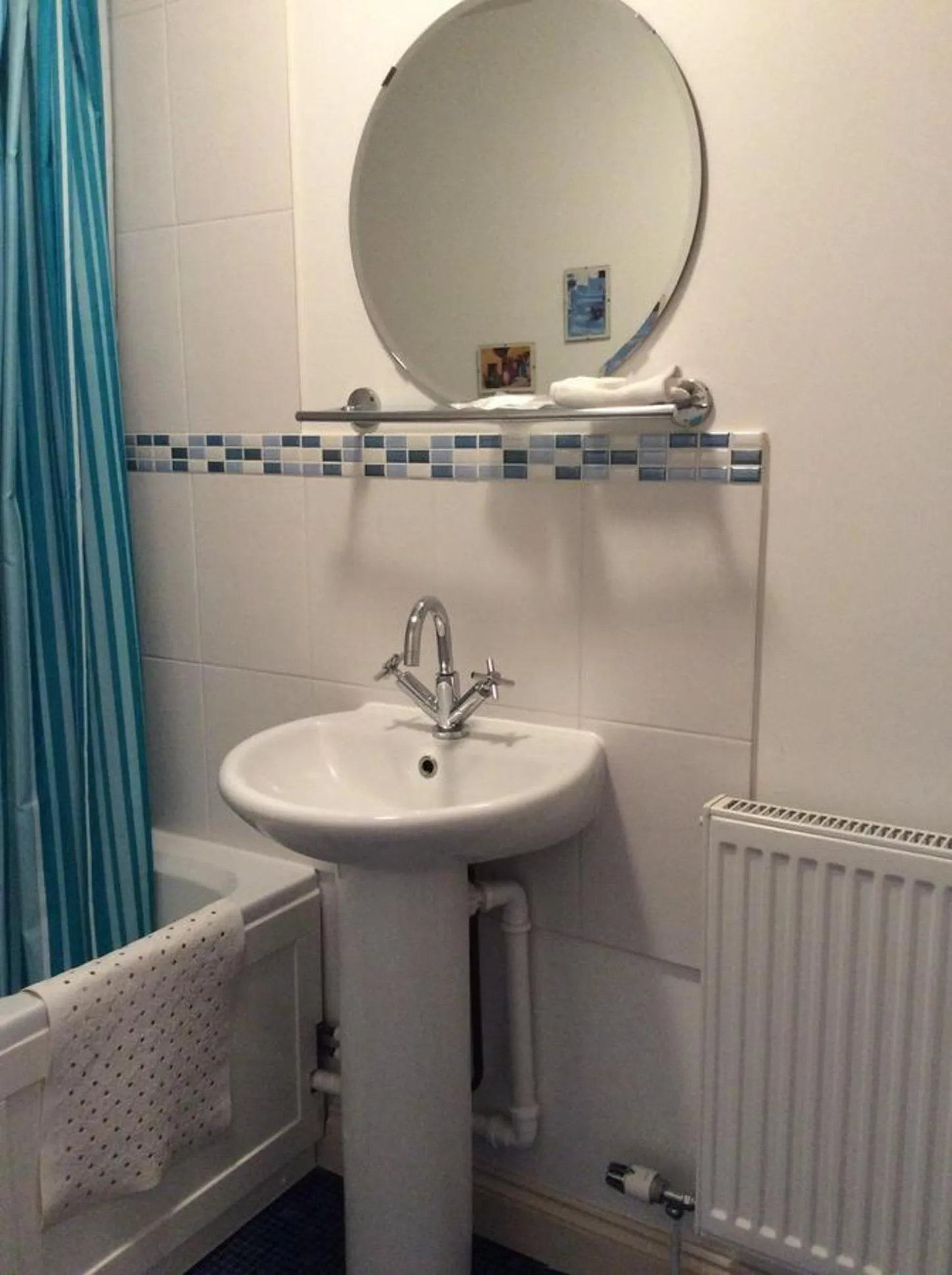 Bathroom in The Old Grain Store Bed & Breakfast