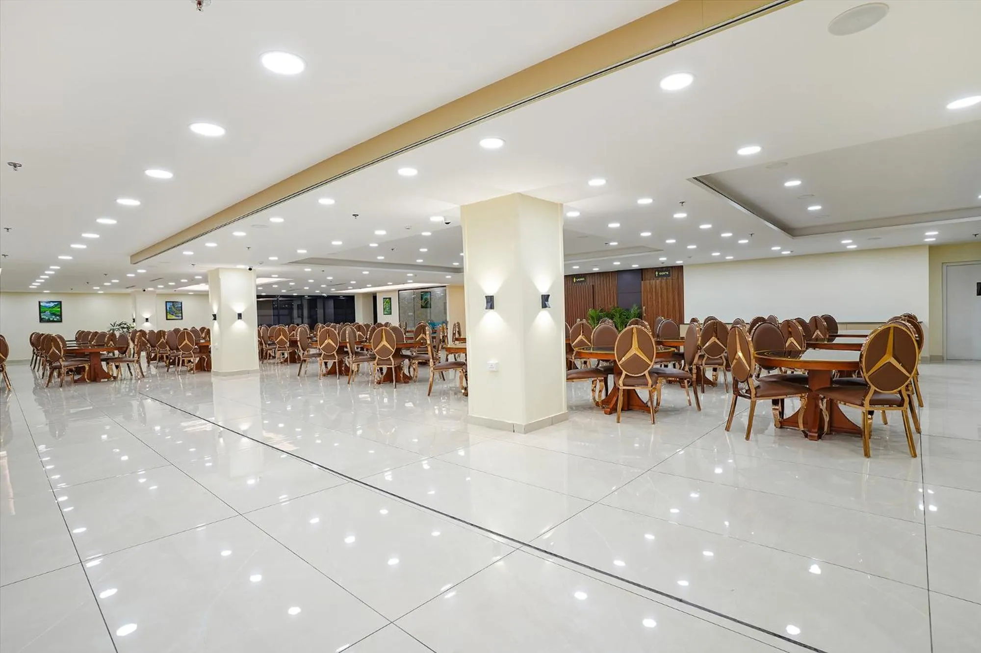 Banquet/Function facilities in Oriva Freshco