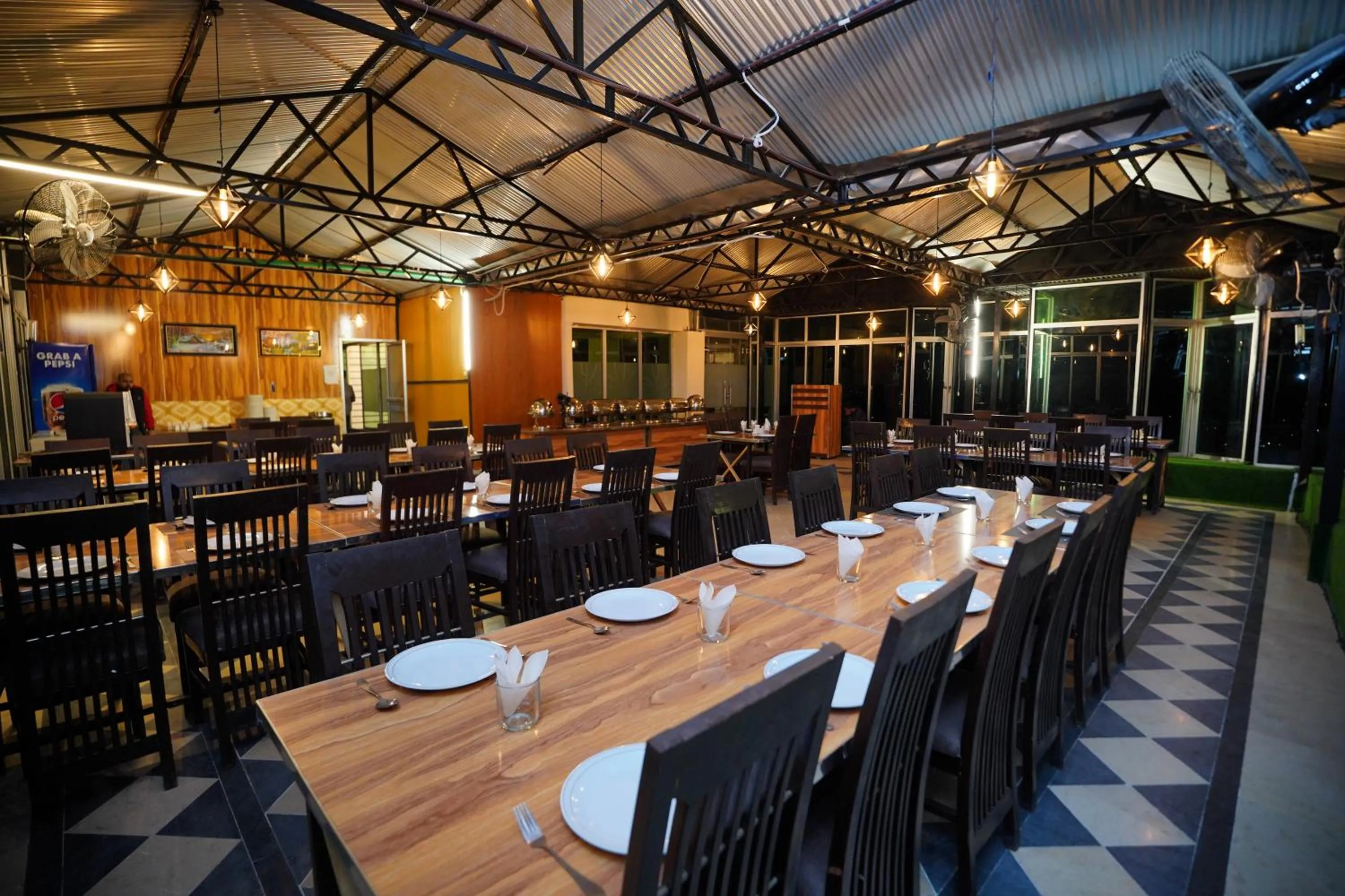 Restaurant/places to eat in Hunza Elites hotel