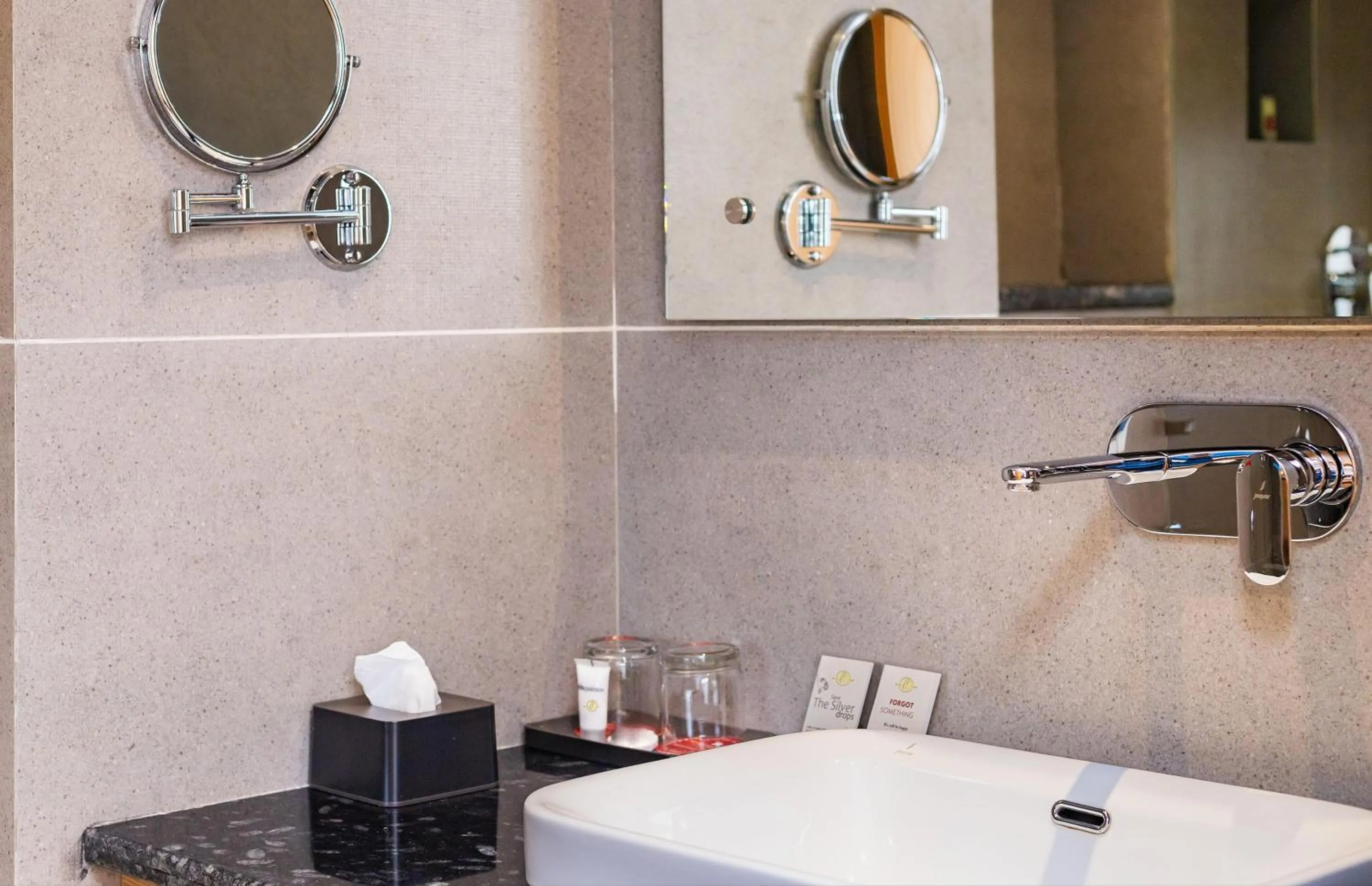 Bathroom in Hotel Anuttara