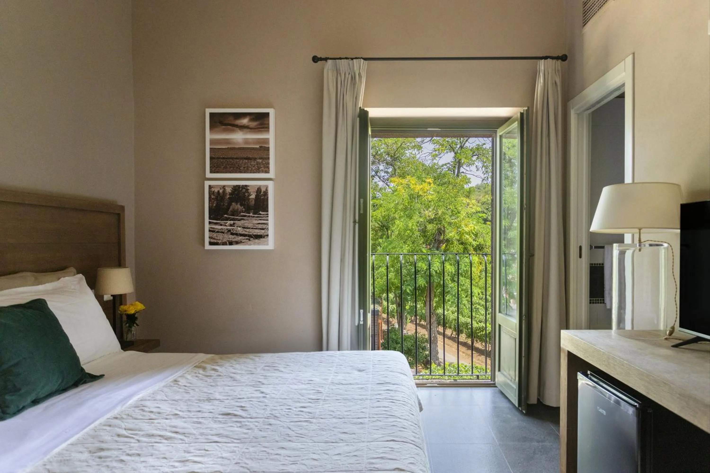 Bed in Firriato Hospitality Cavanera Etnea Resort & Wine Experience