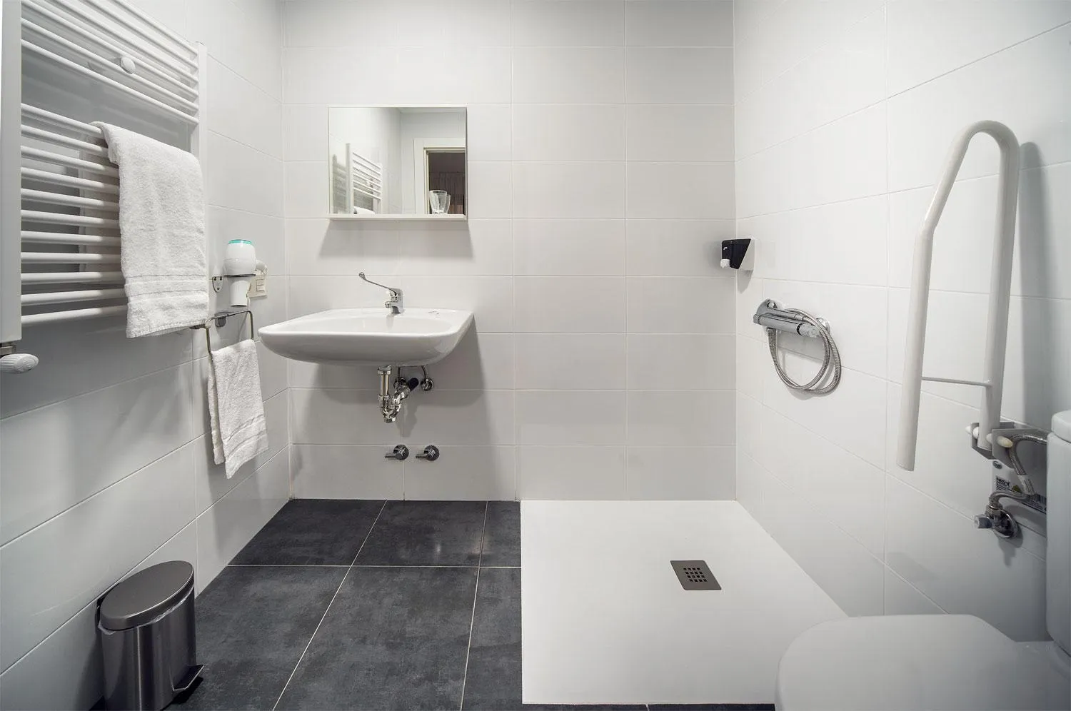 Bathroom in Casual Serantes