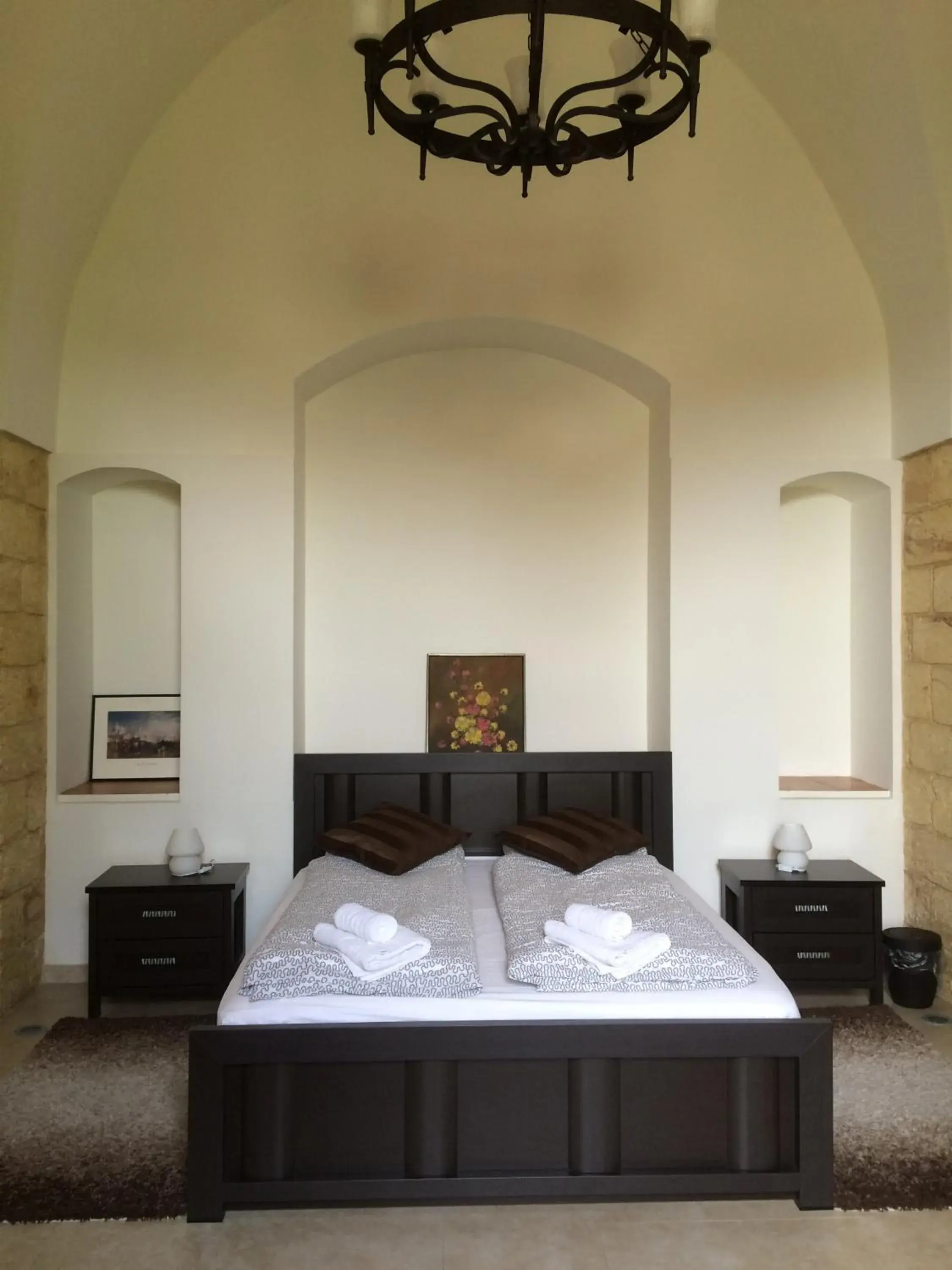 Deluxe Double Room with Bath - single occupancy in Miriam Short Term Rental Deluxe Double Room with Bath - single occupancy in Miriam Short Term Rental